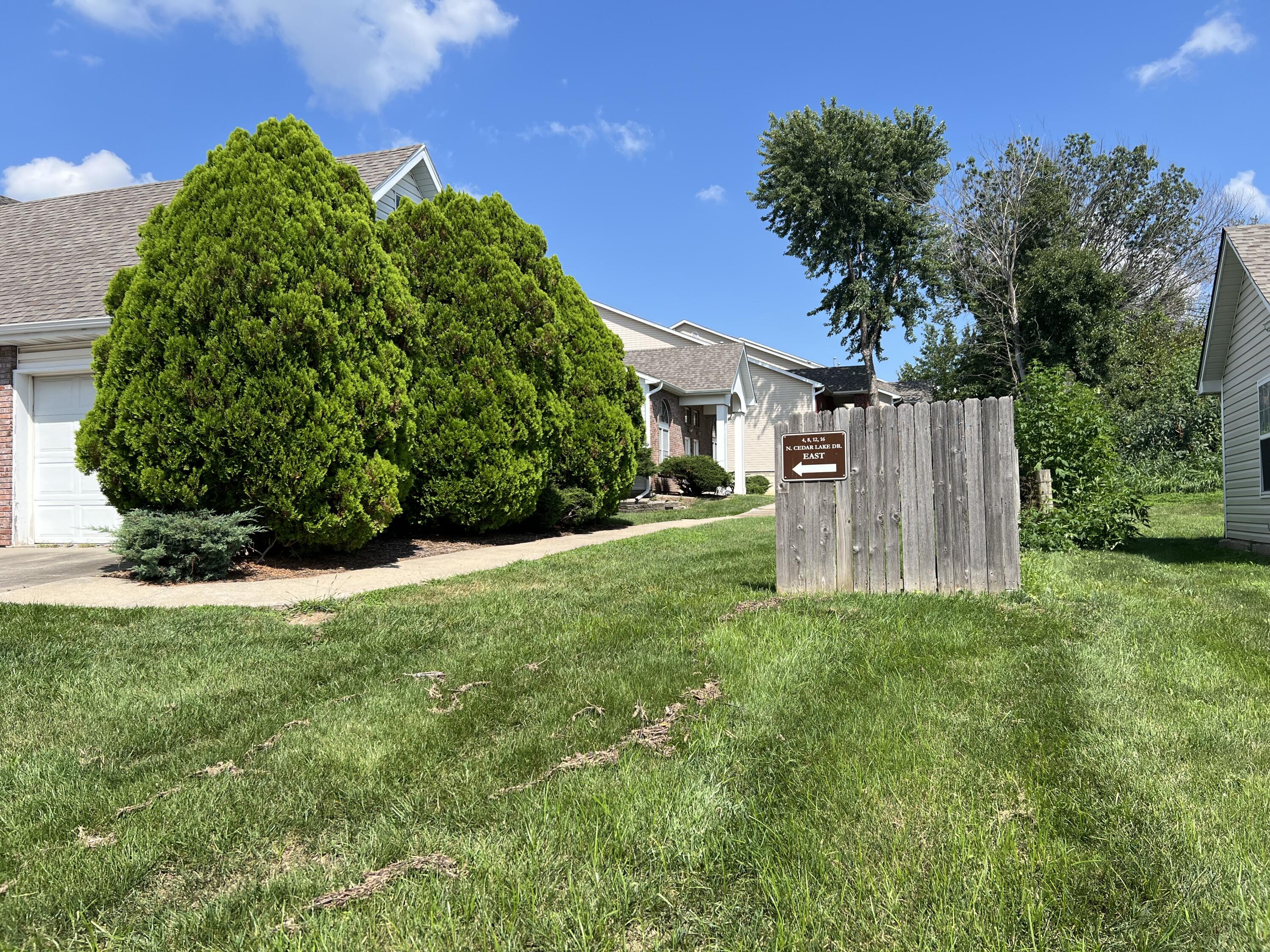 12 N Cedar Lake E Dr Property Photo 3