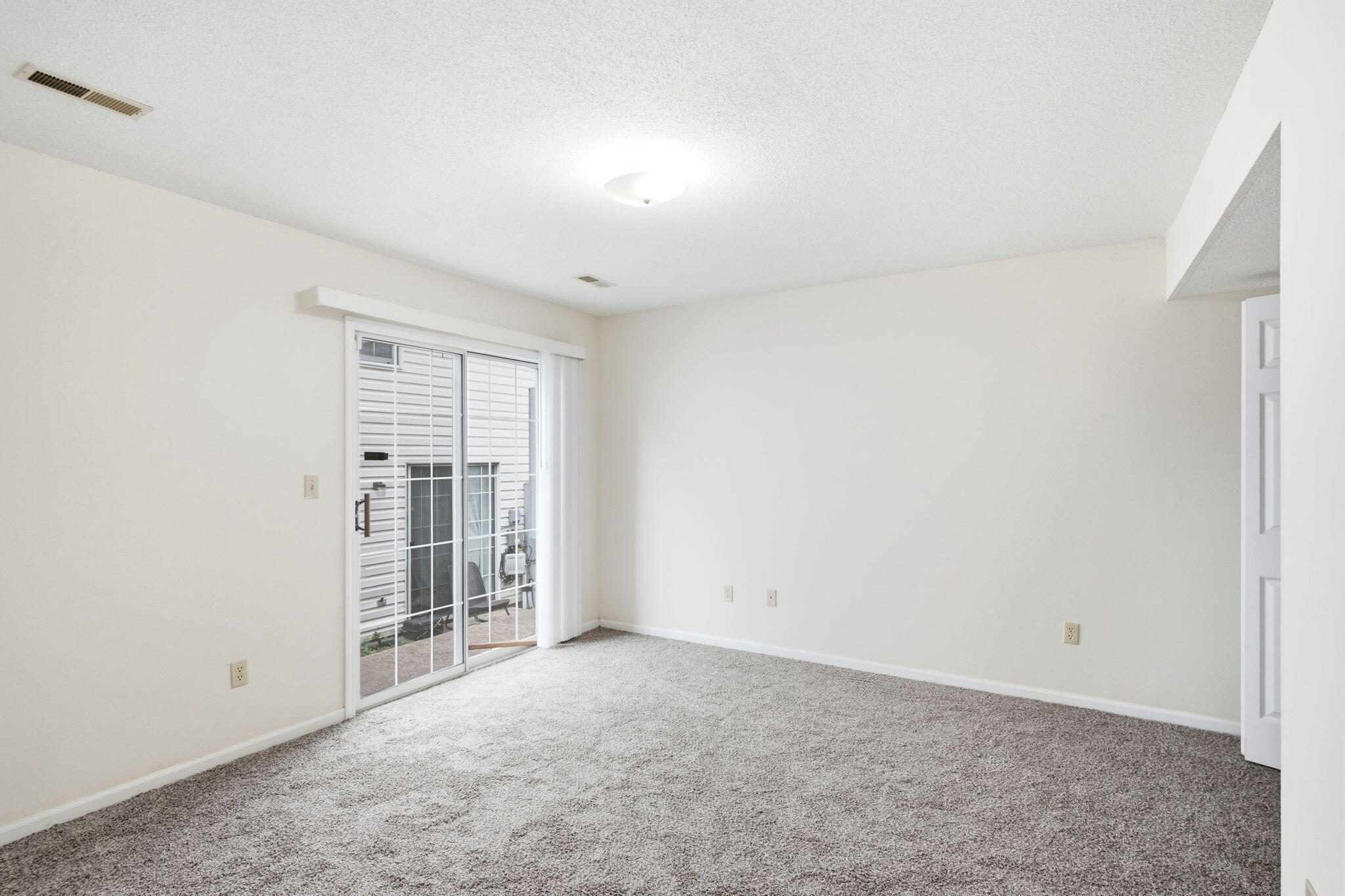 12 N Cedar Lake E Dr Property Photo 15
