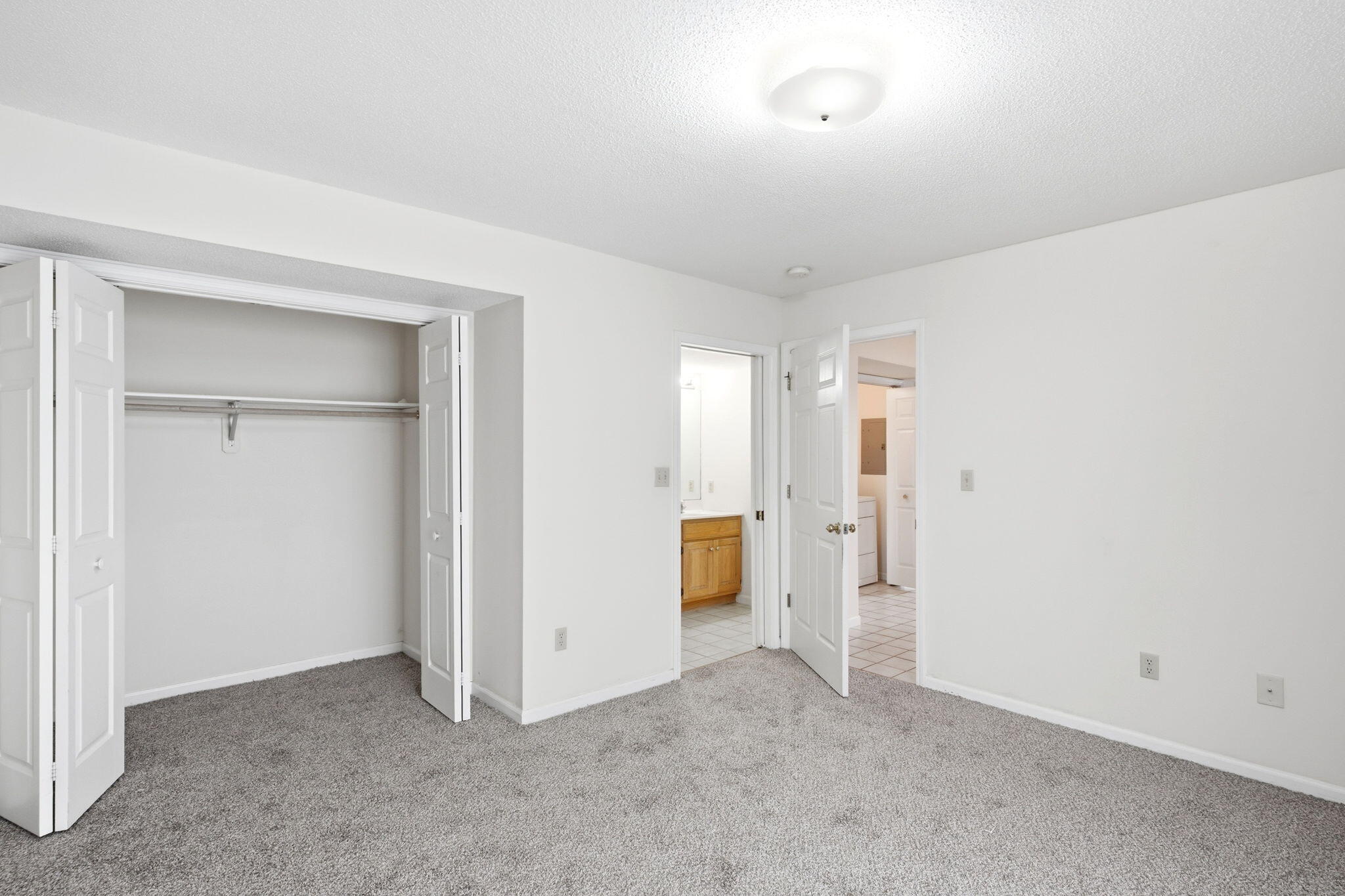 12 N Cedar Lake E Dr Property Photo 16