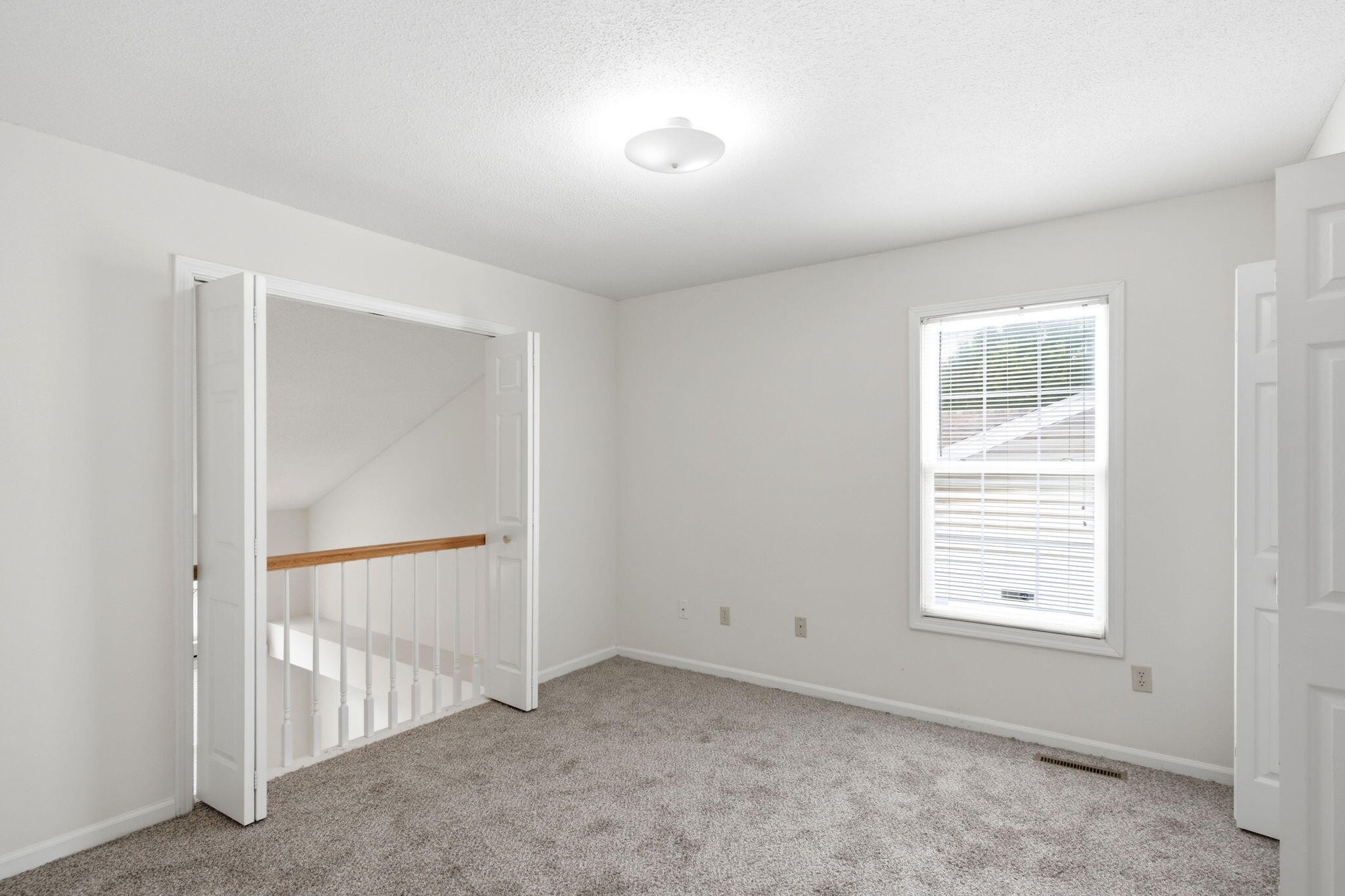 12 N Cedar Lake E Dr Property Photo 19