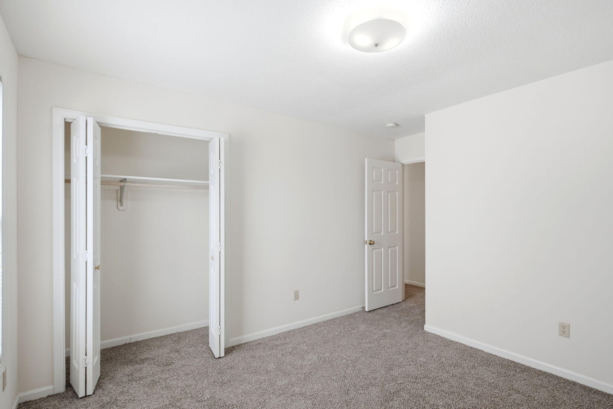 12 N Cedar Lake E Dr Property Photo 20