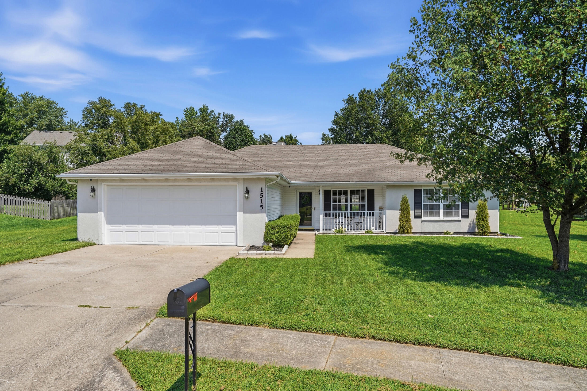 1515 Thoroughbred Cir Property Photo 1