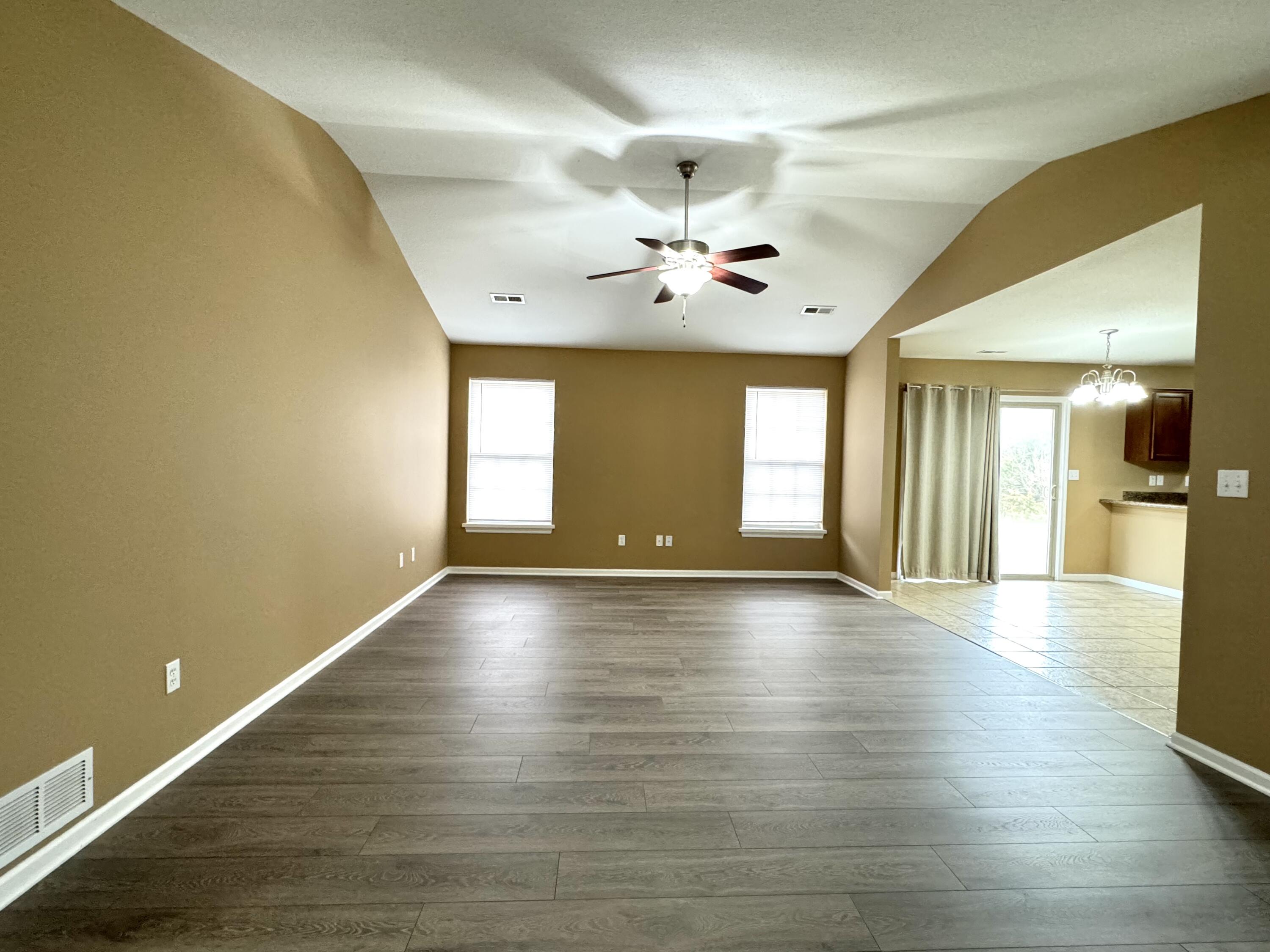4209 Bold Venture Dr Property Photo 3