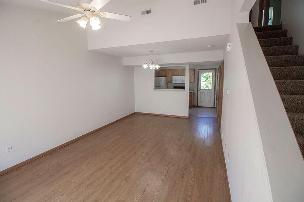 1529 Bodie Dr Property Photo 2