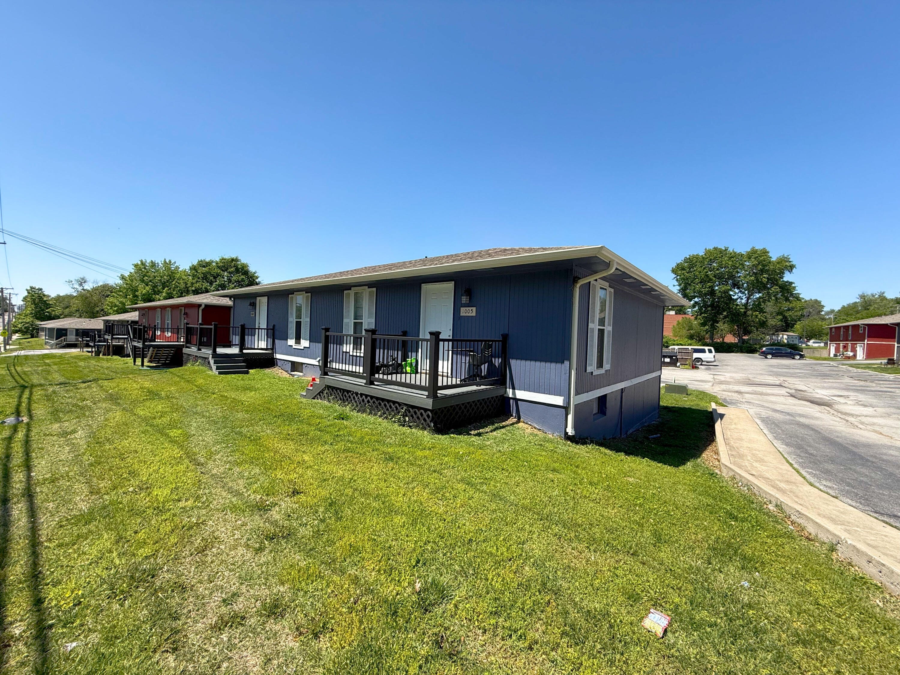 1005 W Ash St Property Photo 1