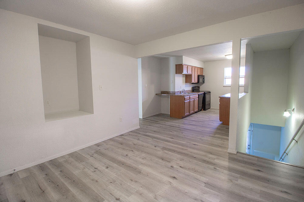 1005 W Ash St Property Photo 3