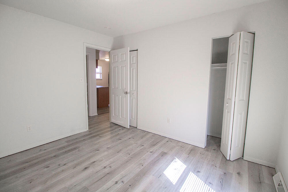 1005 W Ash St Property Photo 9