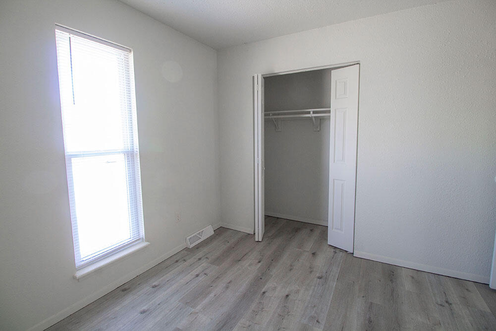1005 W Ash St Property Photo 12