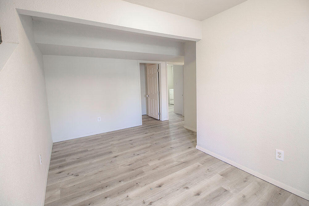 1005 W Ash St Property Photo 13