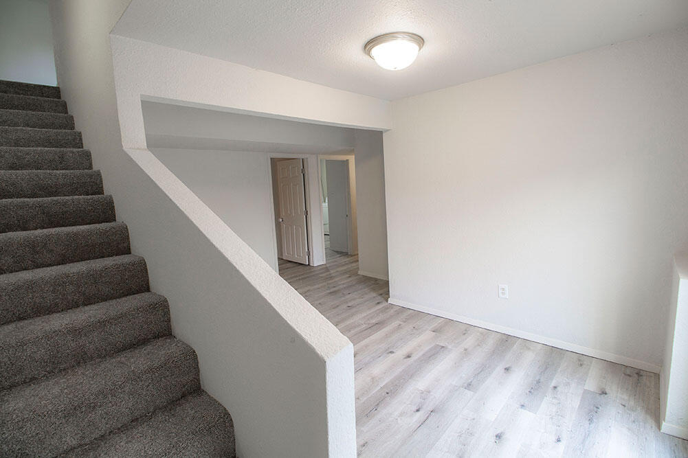 1005 W Ash St Property Photo 14