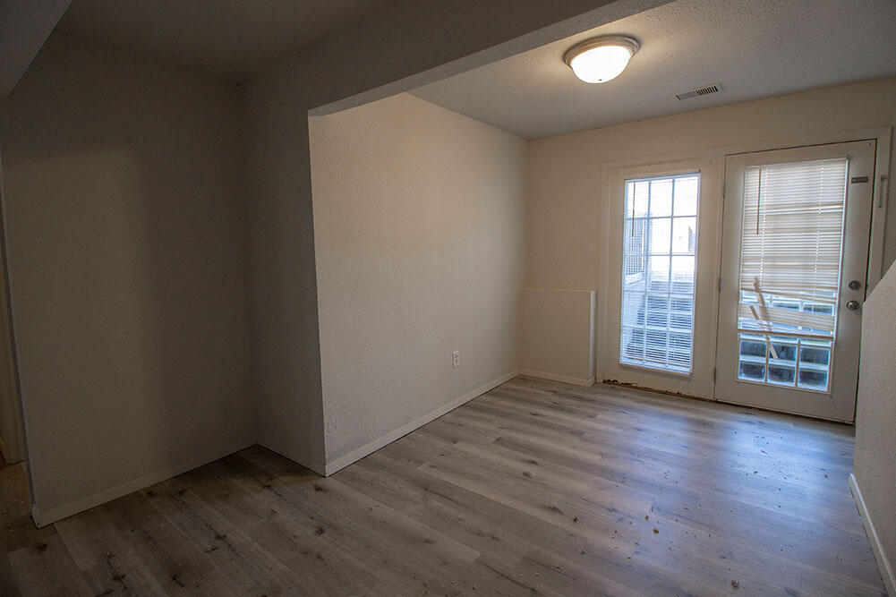 1005 W Ash St Property Photo 16