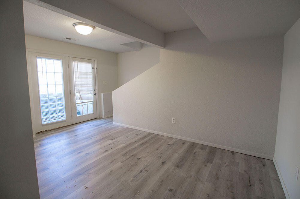 1005 W Ash St Property Photo 17