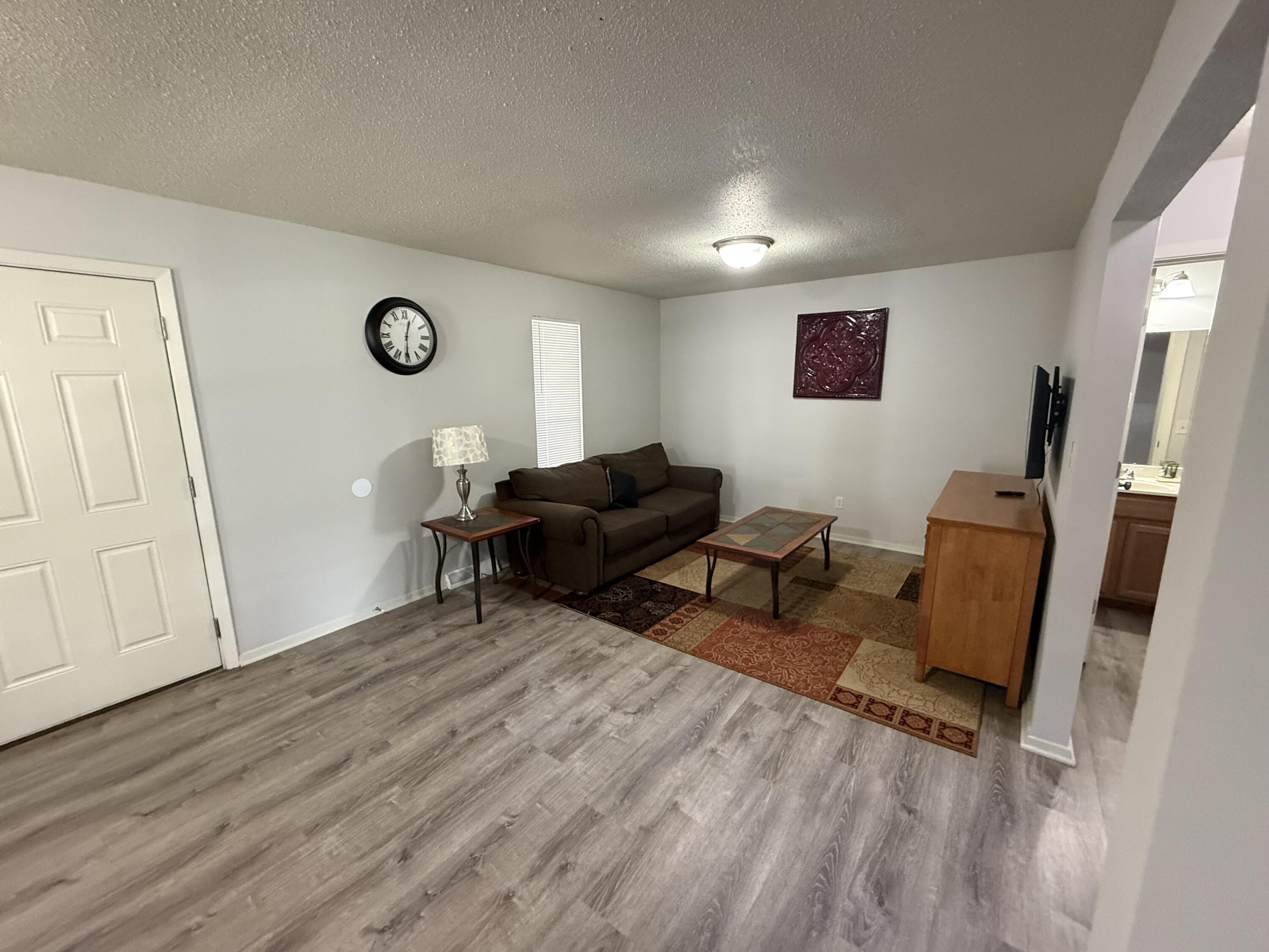 207 Wheaton Ct Property Photo 6