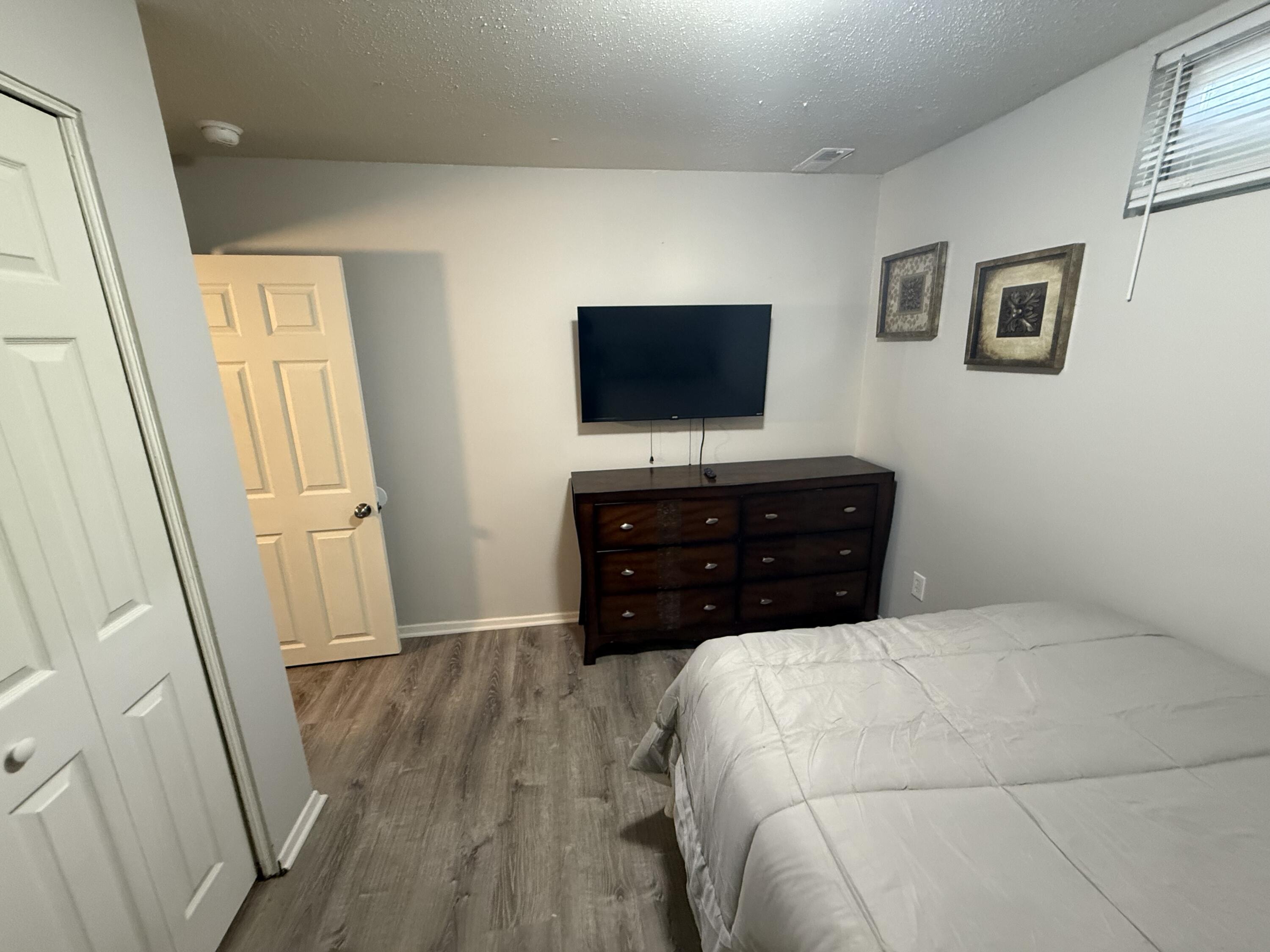 207 Wheaton Ct Property Photo 18