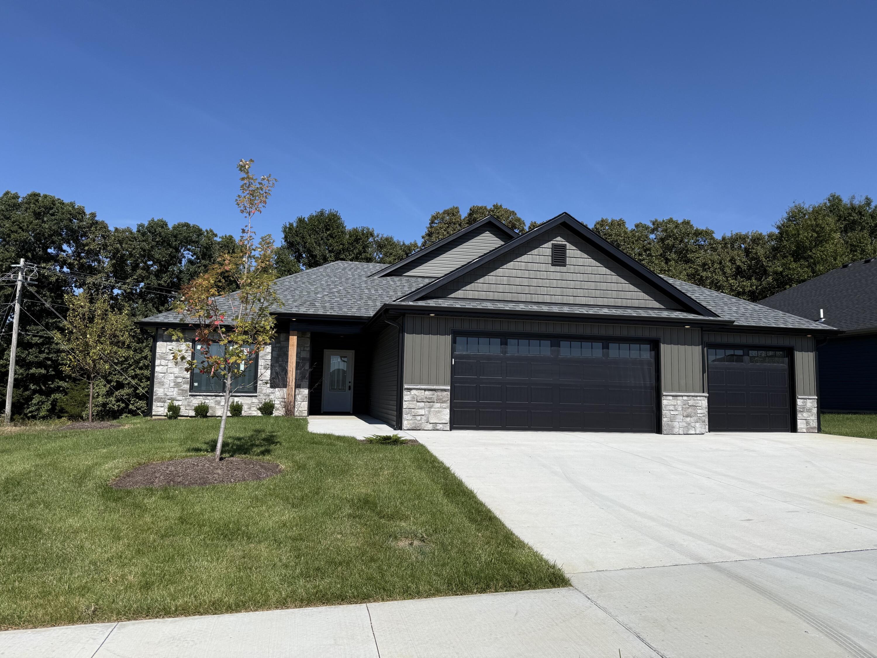 3513 Jagged Leaf Dr Property Photo 1