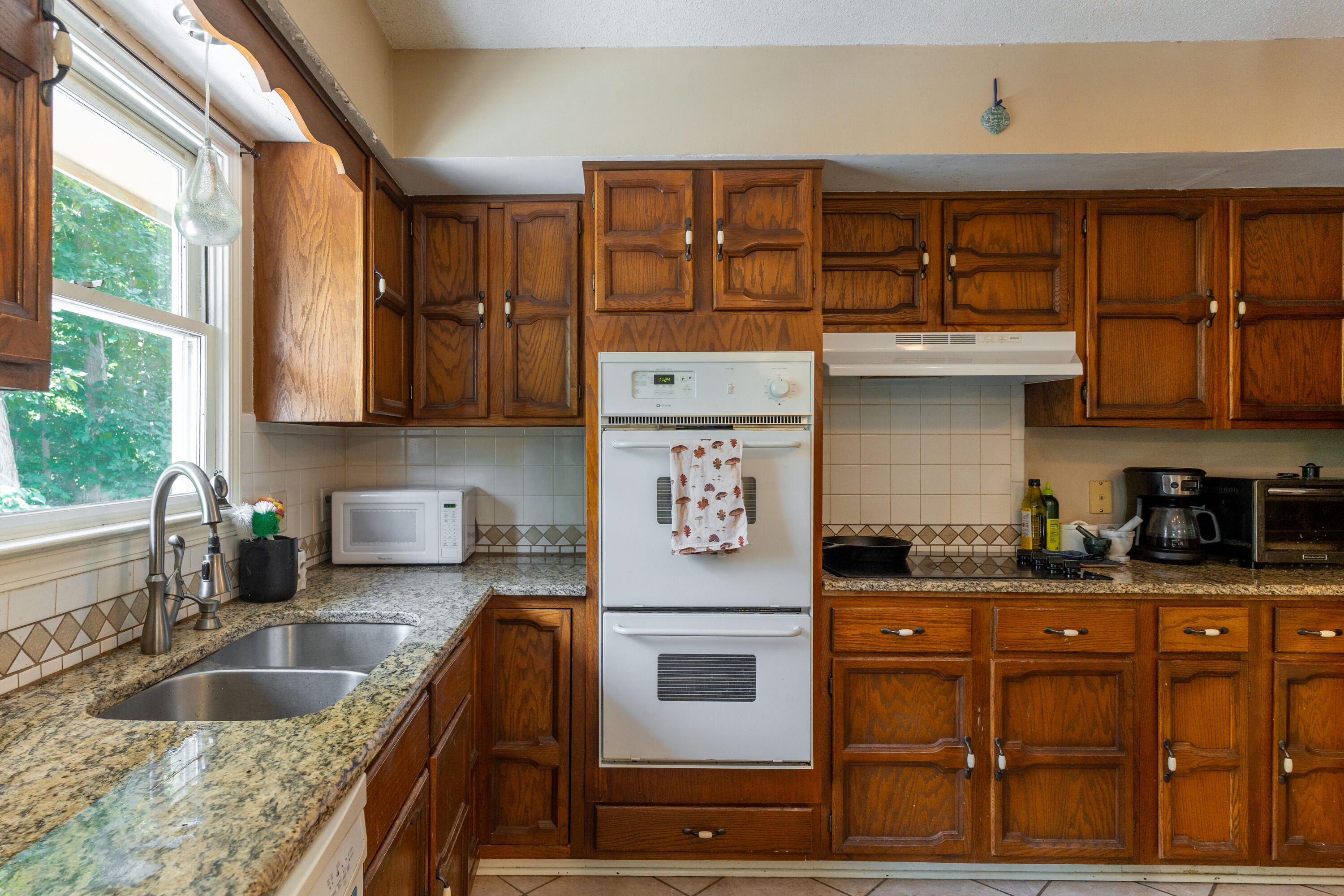 2804 Overhill Rd Property Photo 14