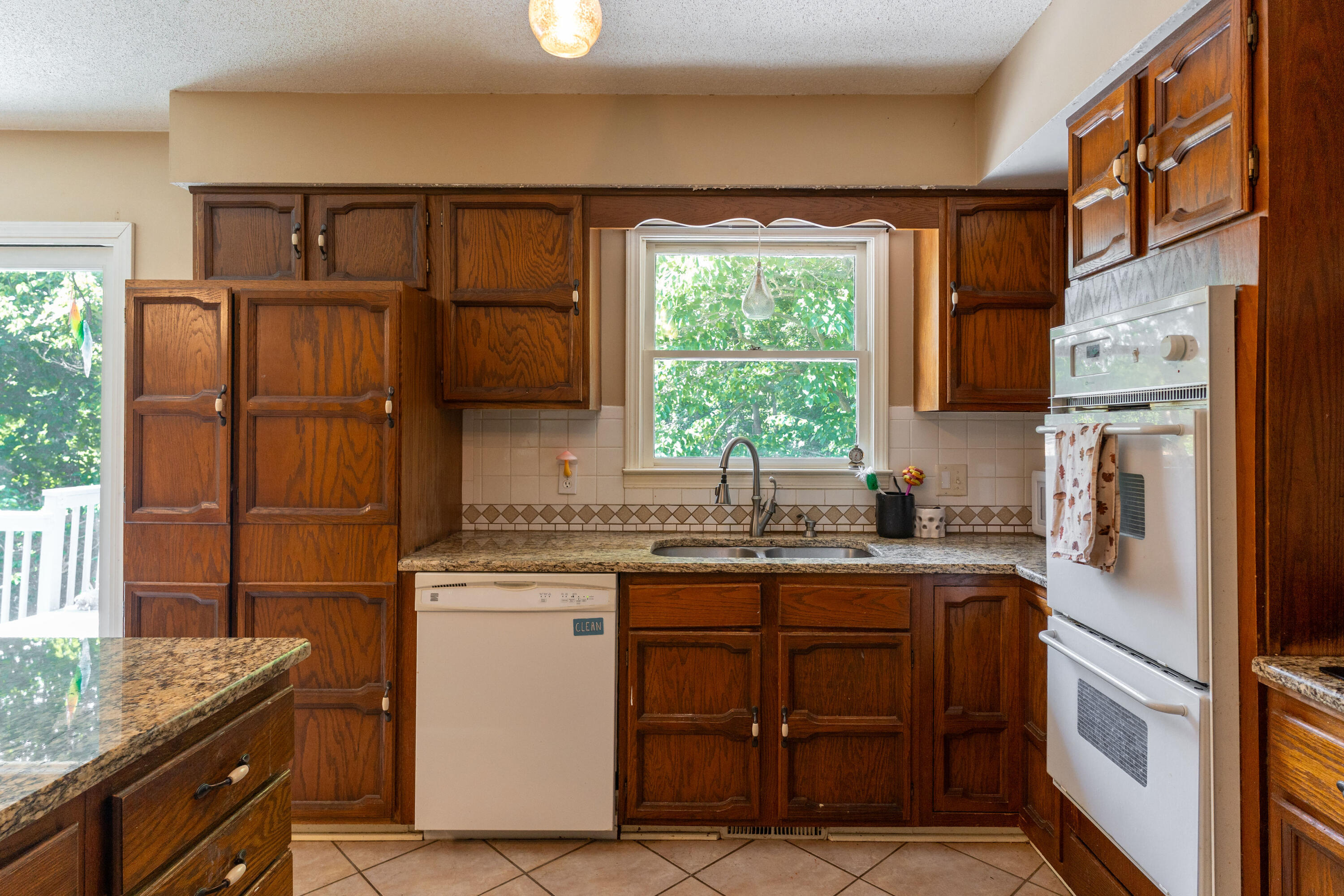 2804 Overhill Rd Property Photo 15