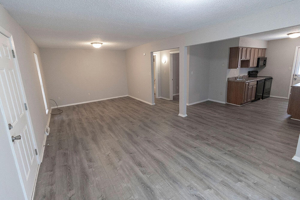 211 Wheaton Ct Property Photo 2