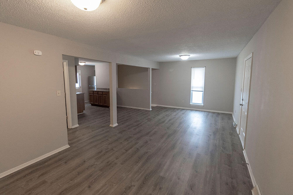 211 Wheaton Ct Property Photo 5