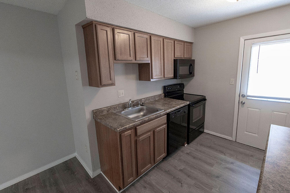 211 Wheaton Ct Property Photo 7