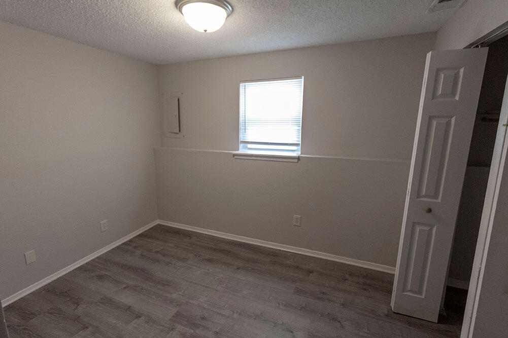 211 Wheaton Ct Property Photo 24