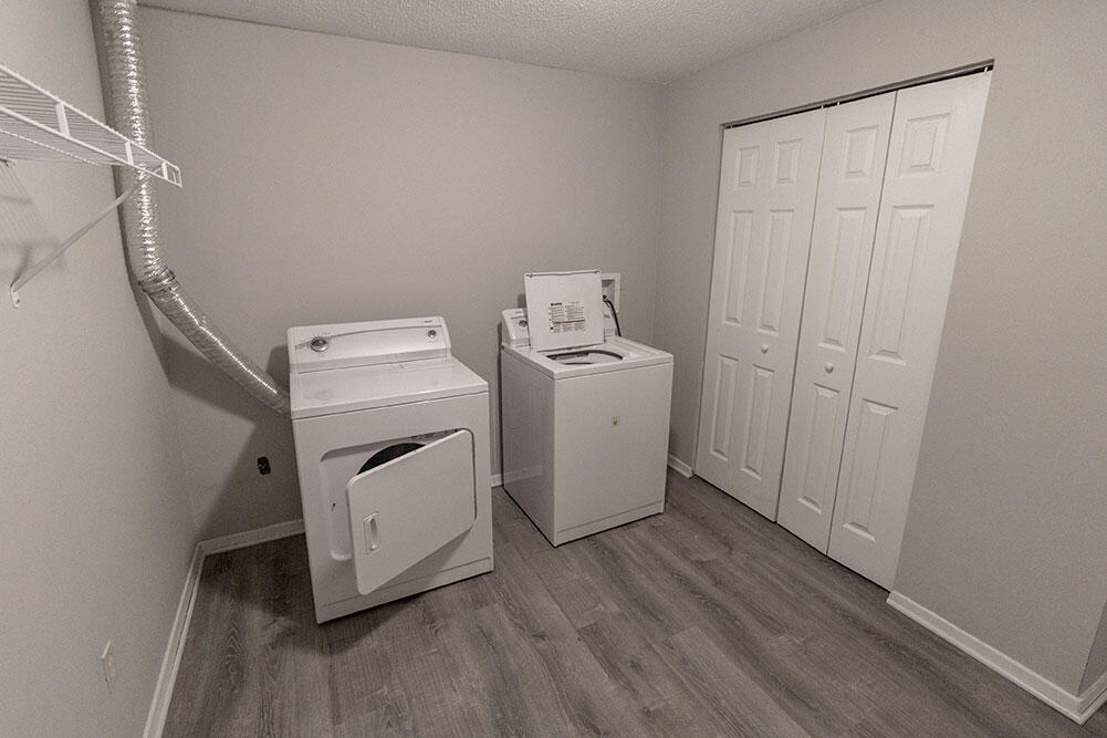211 Wheaton Ct Property Photo 28
