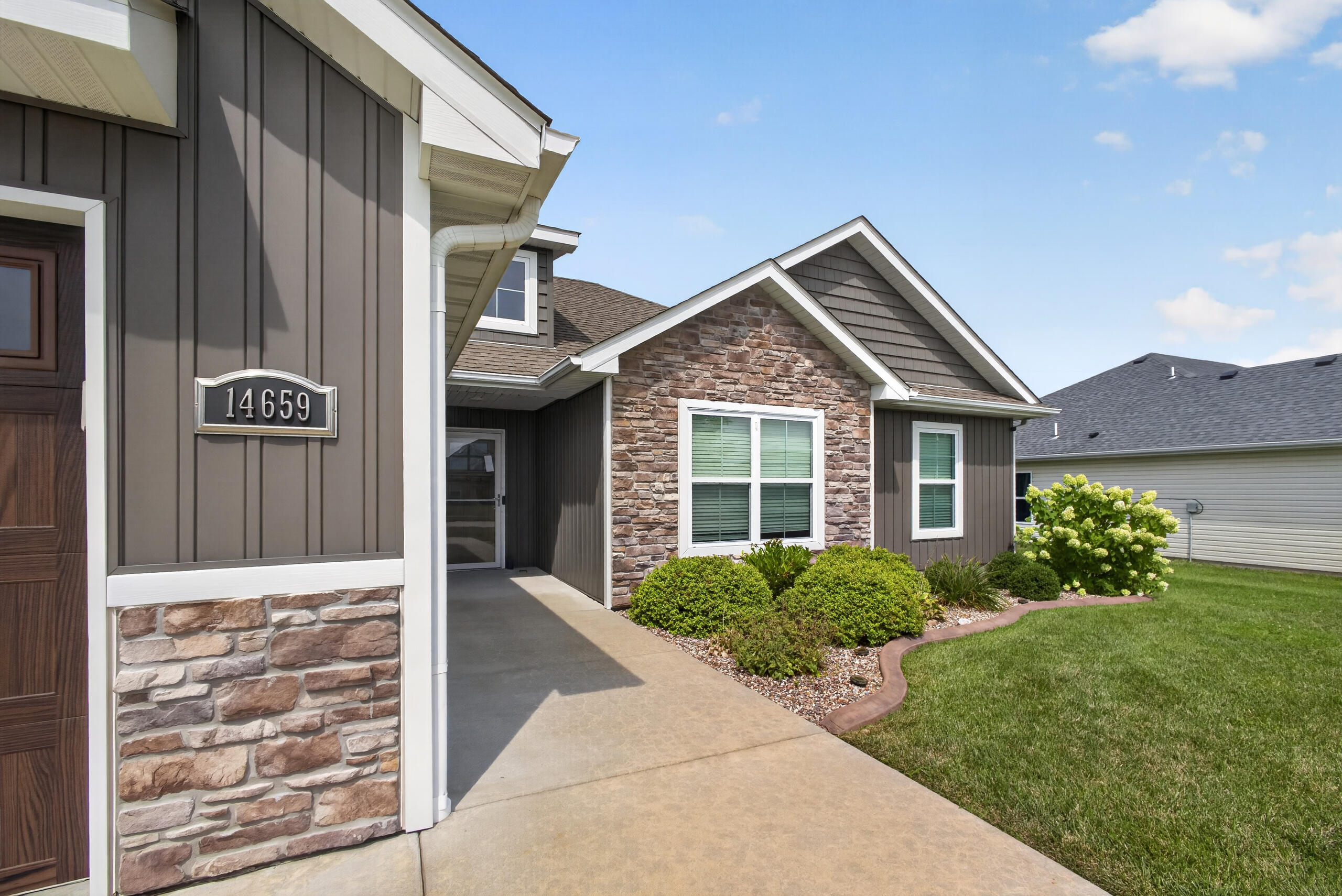 14659 Mettler Dr Property Photo 2