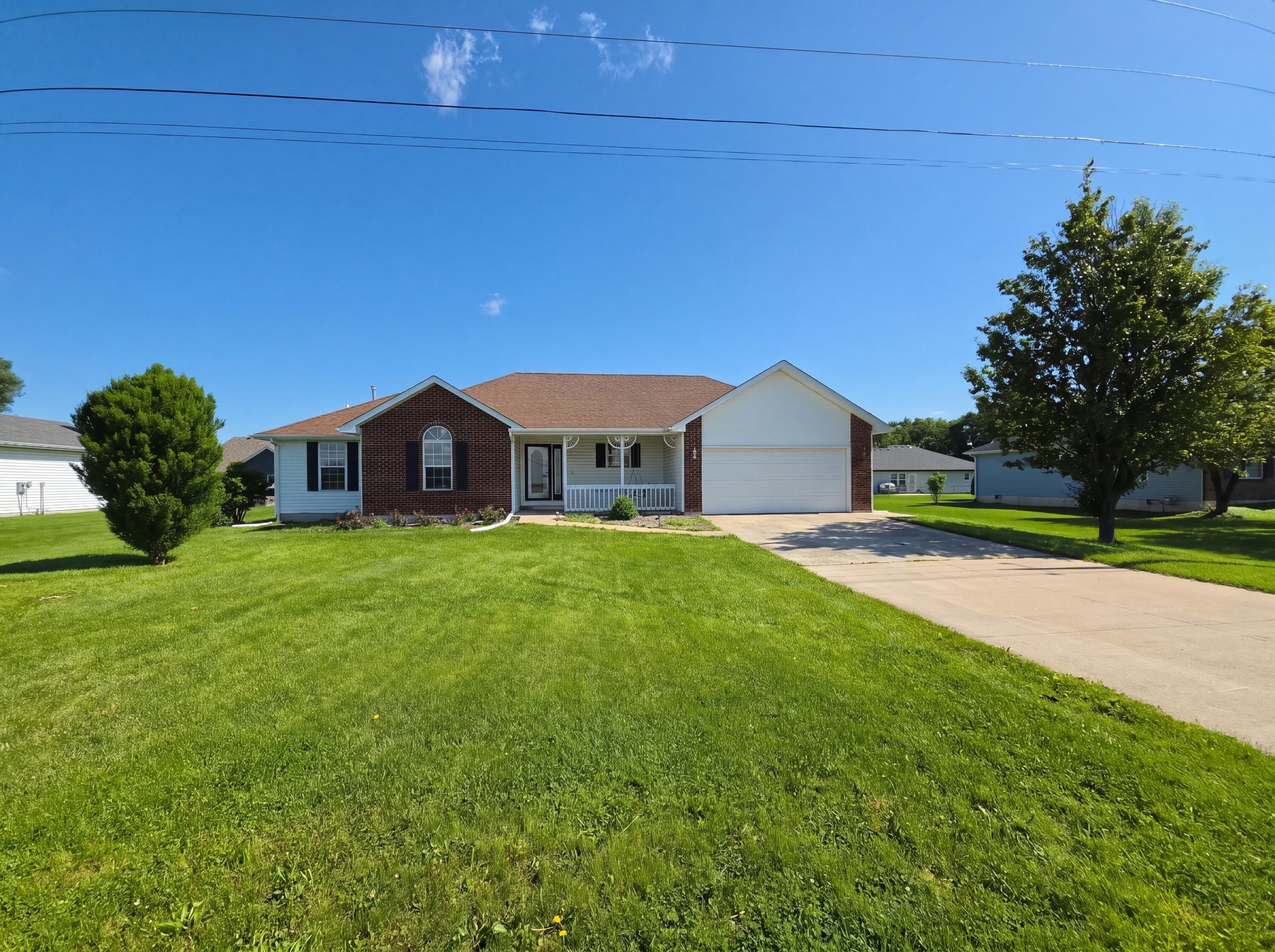 215 W GANO CHANCE DR Property Photo 1
