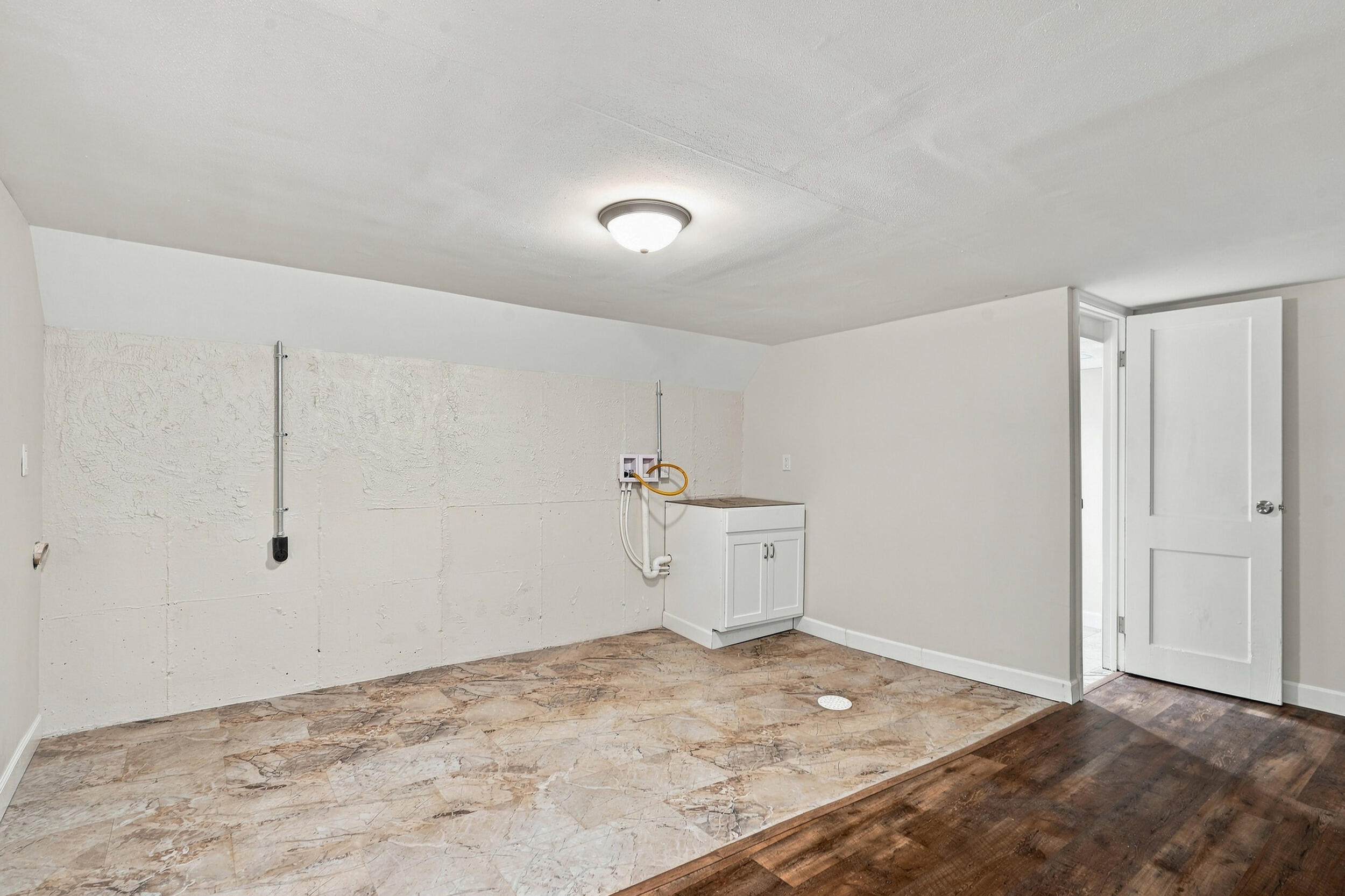 811 E Dunklin St Property Photo 22
