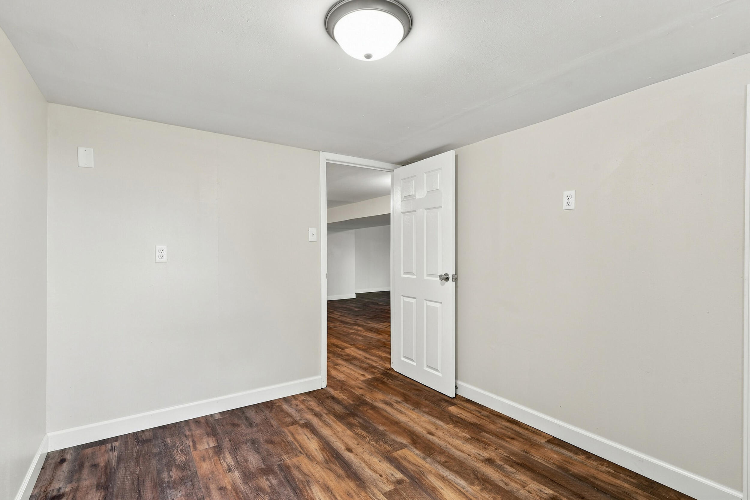 811 E Dunklin St Property Photo 25
