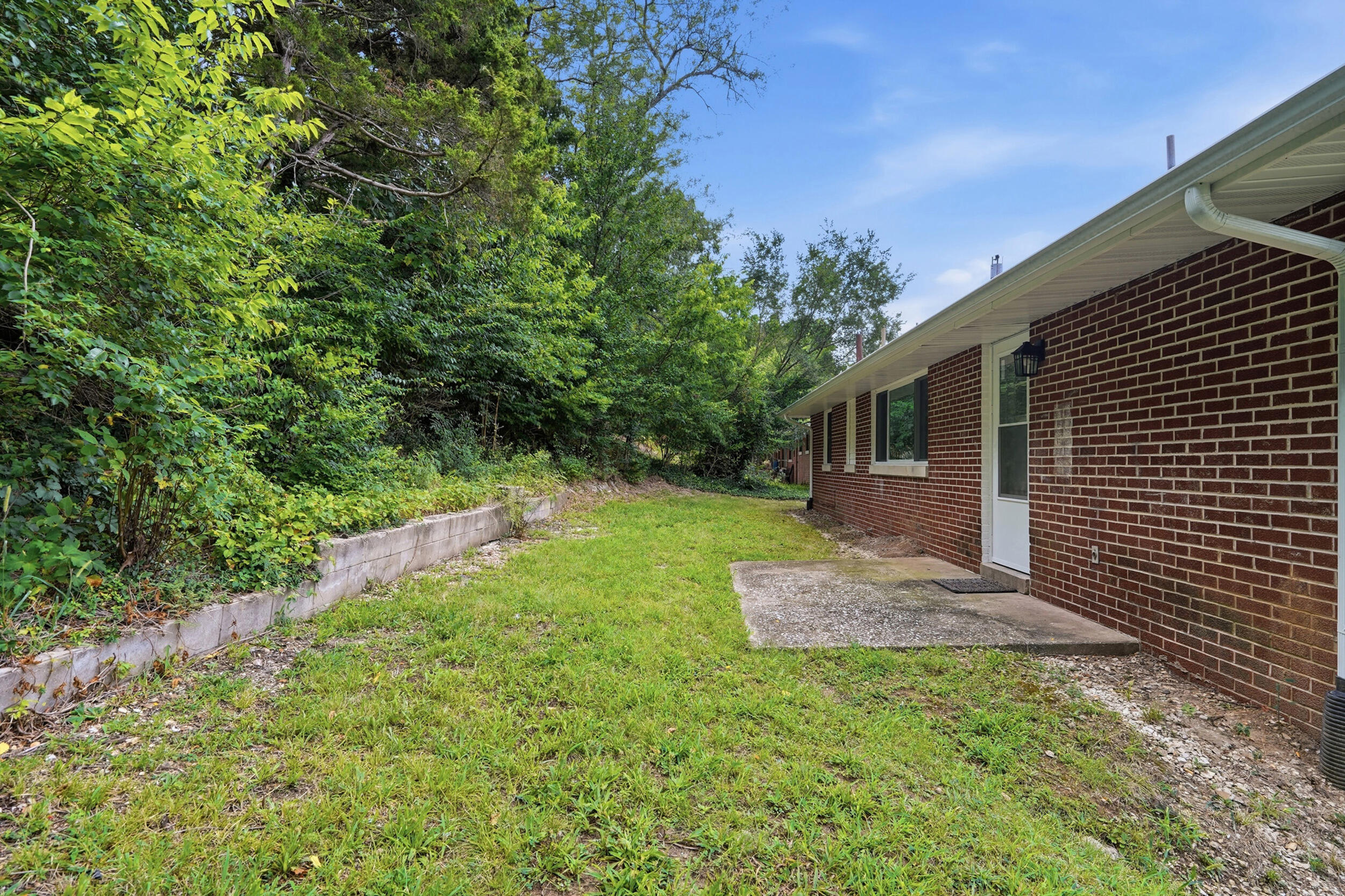 811 E Dunklin St Property Photo 29
