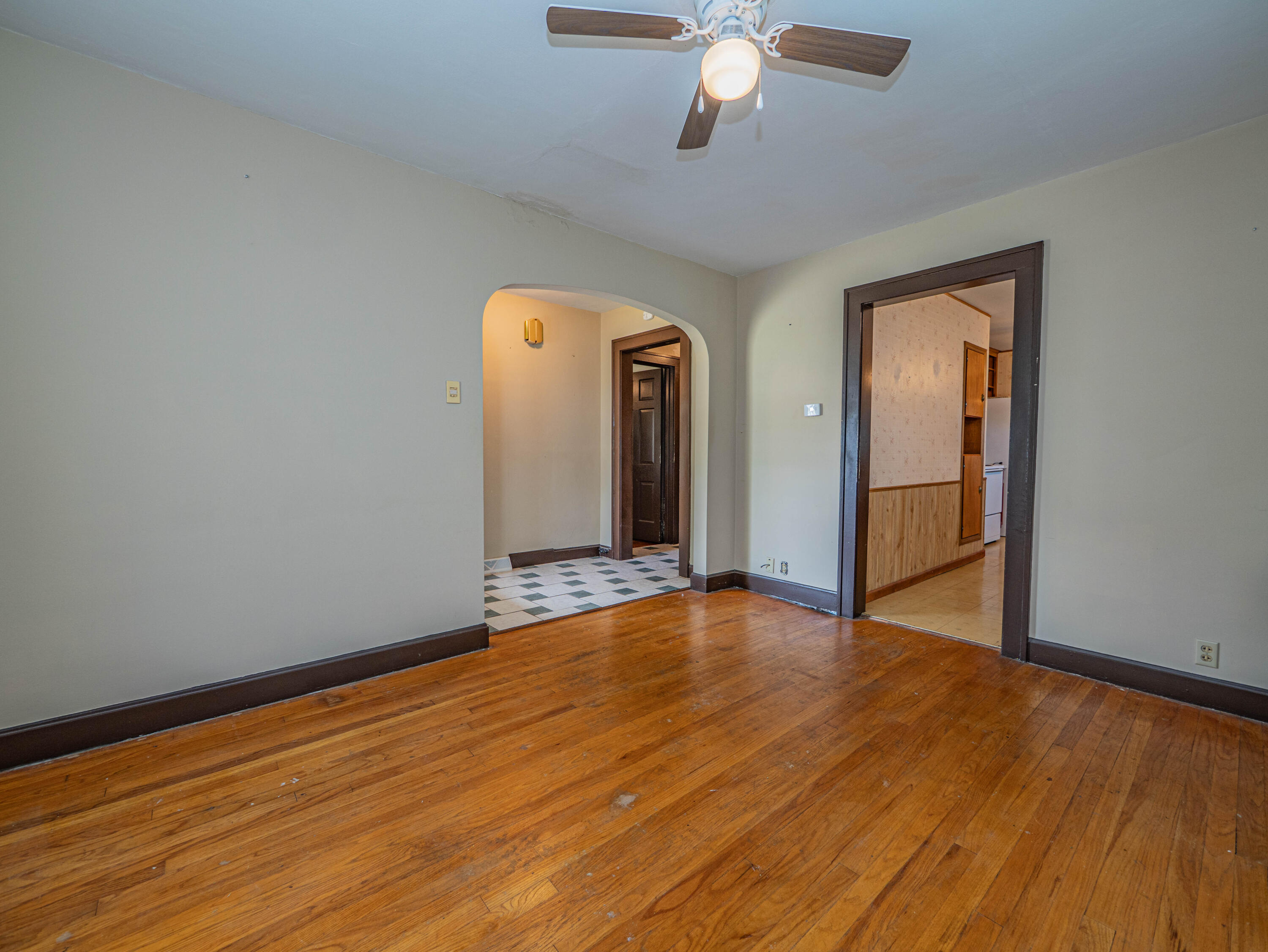 808 W Coates St Property Photo 5