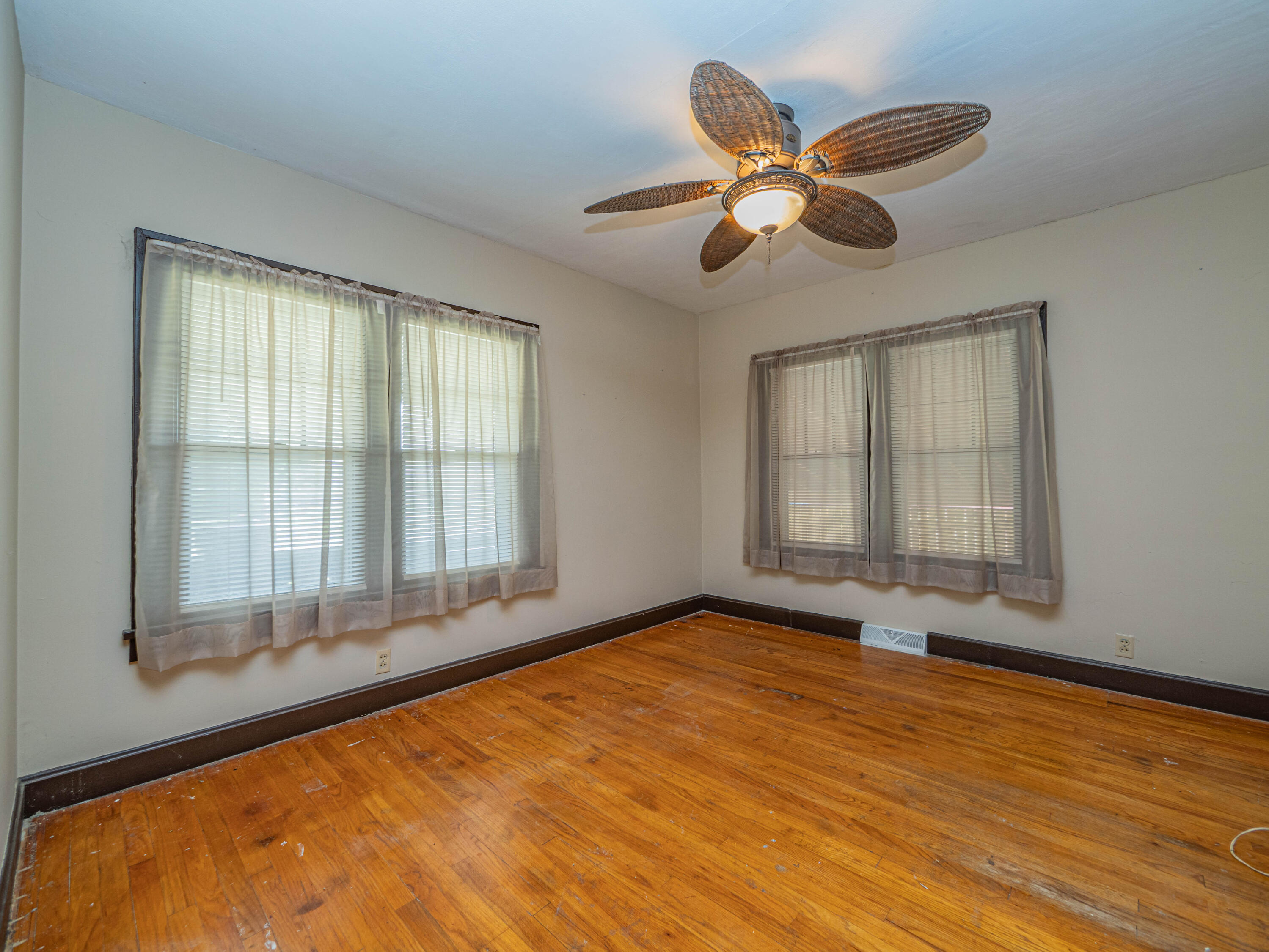 808 W Coates St Property Photo 12