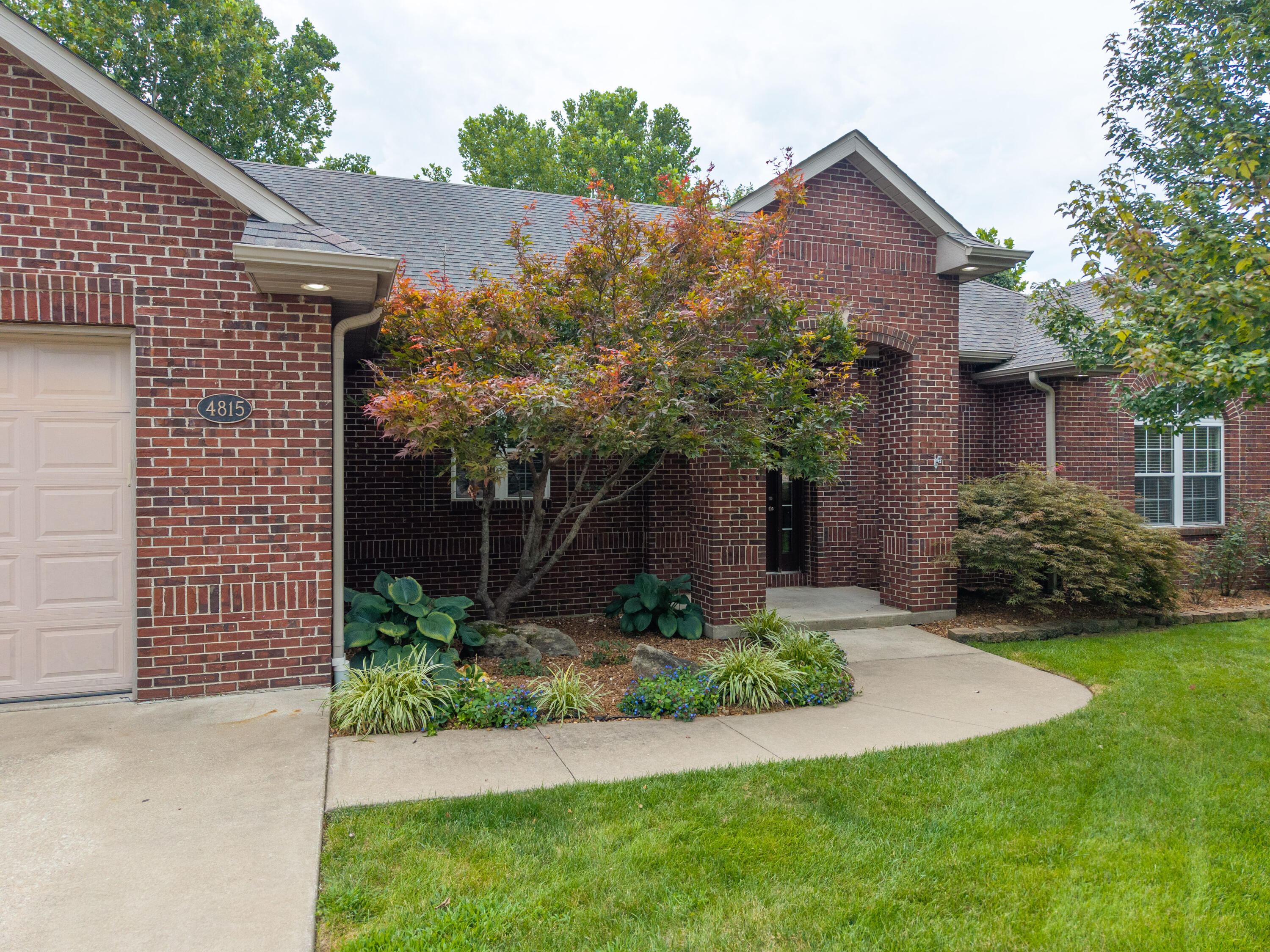 4815 Norfolk Ct Property Photo 2