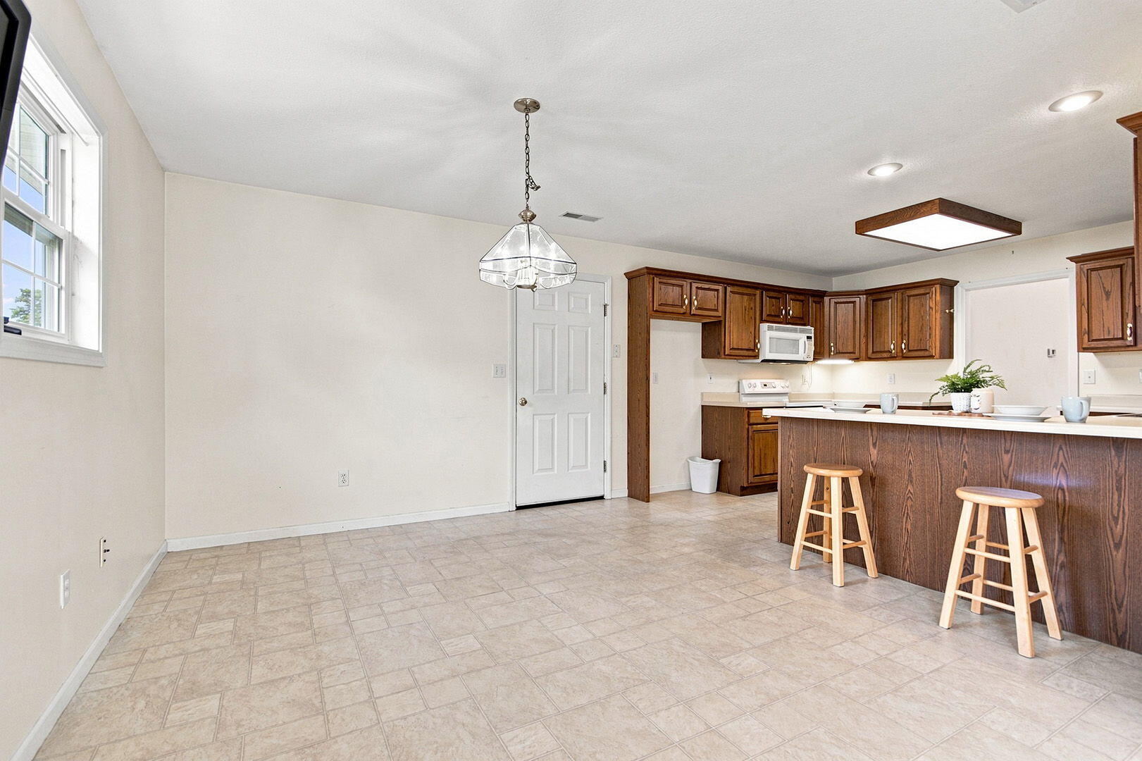 729 Mckinsey Pl Property Photo 18