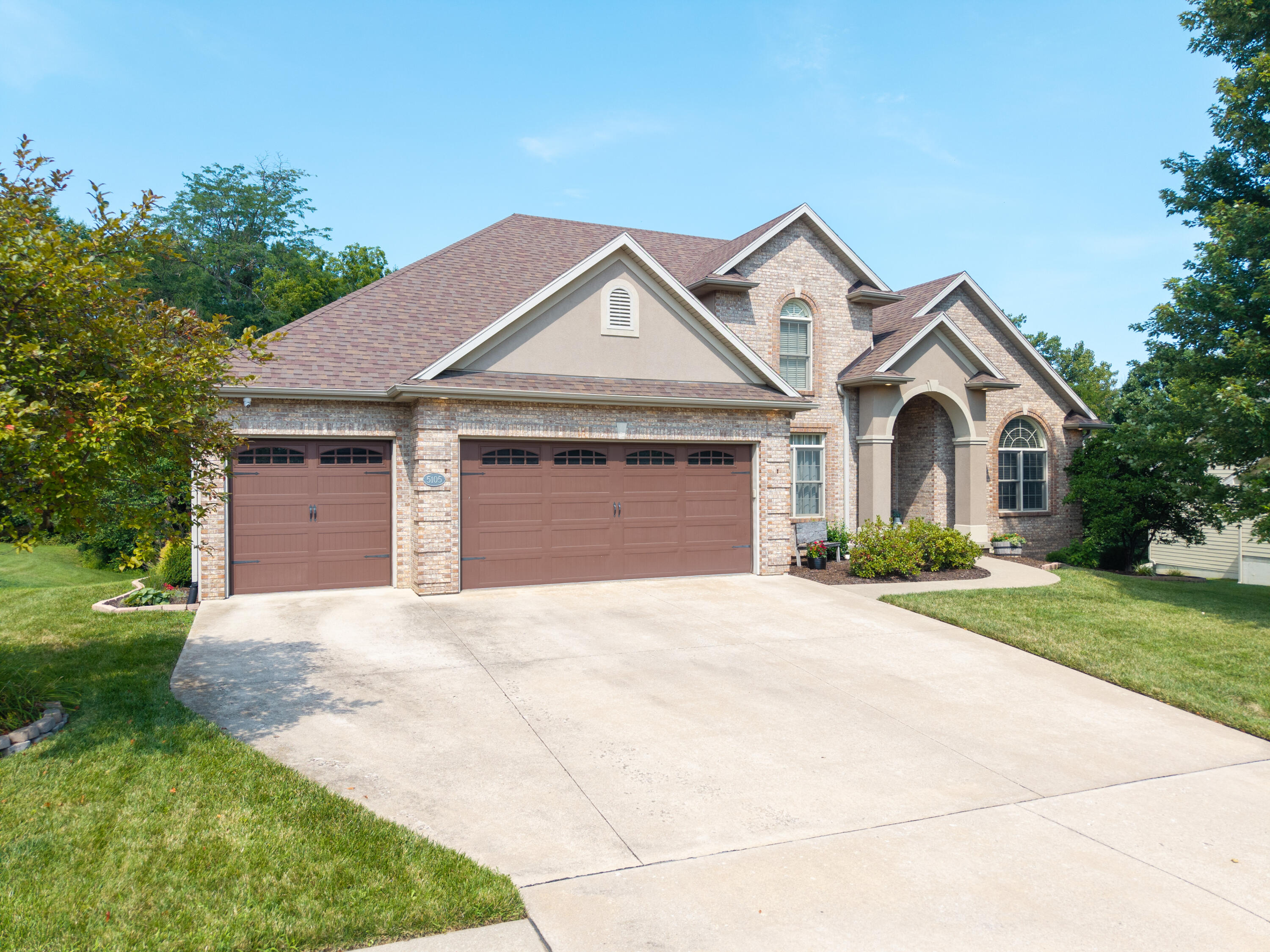 5105 Newbury Way Property Photo 1