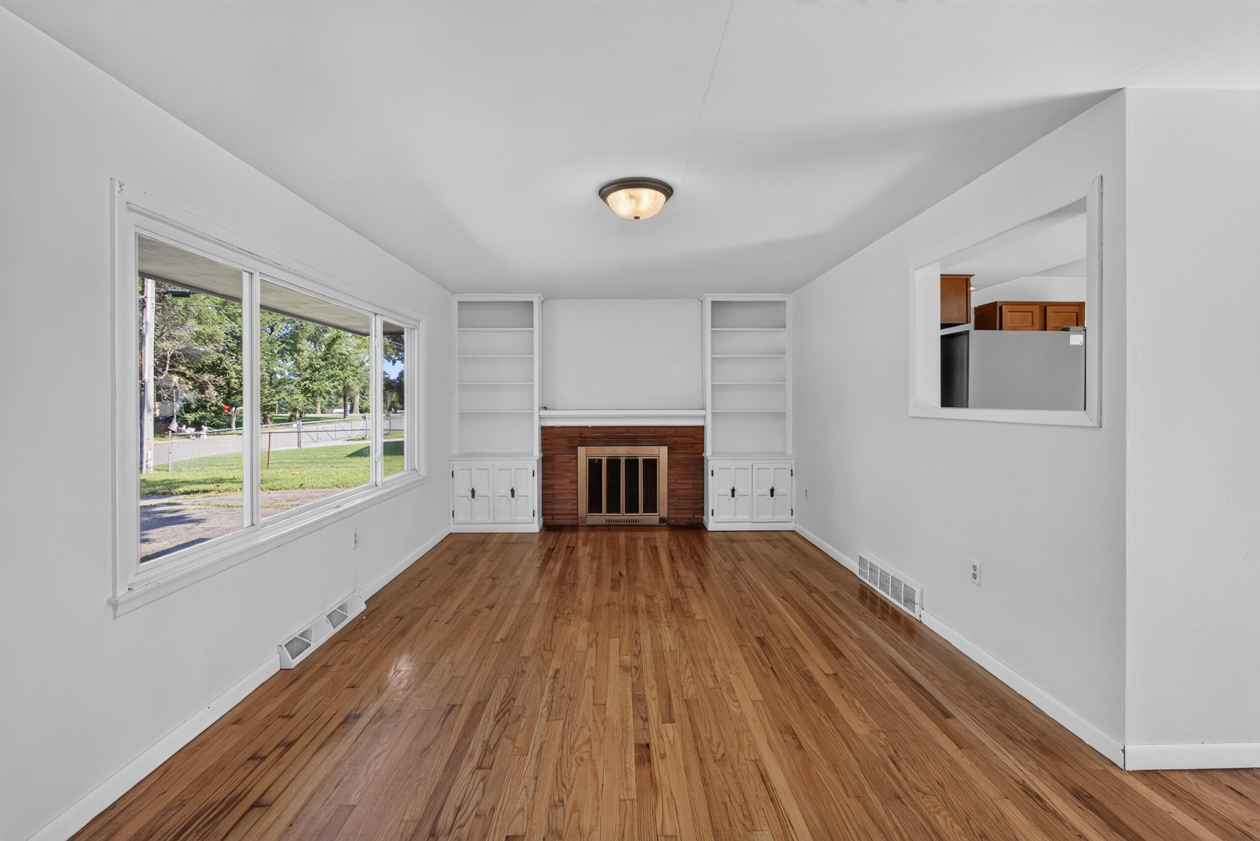 8 Dundee Dr Property Photo 4