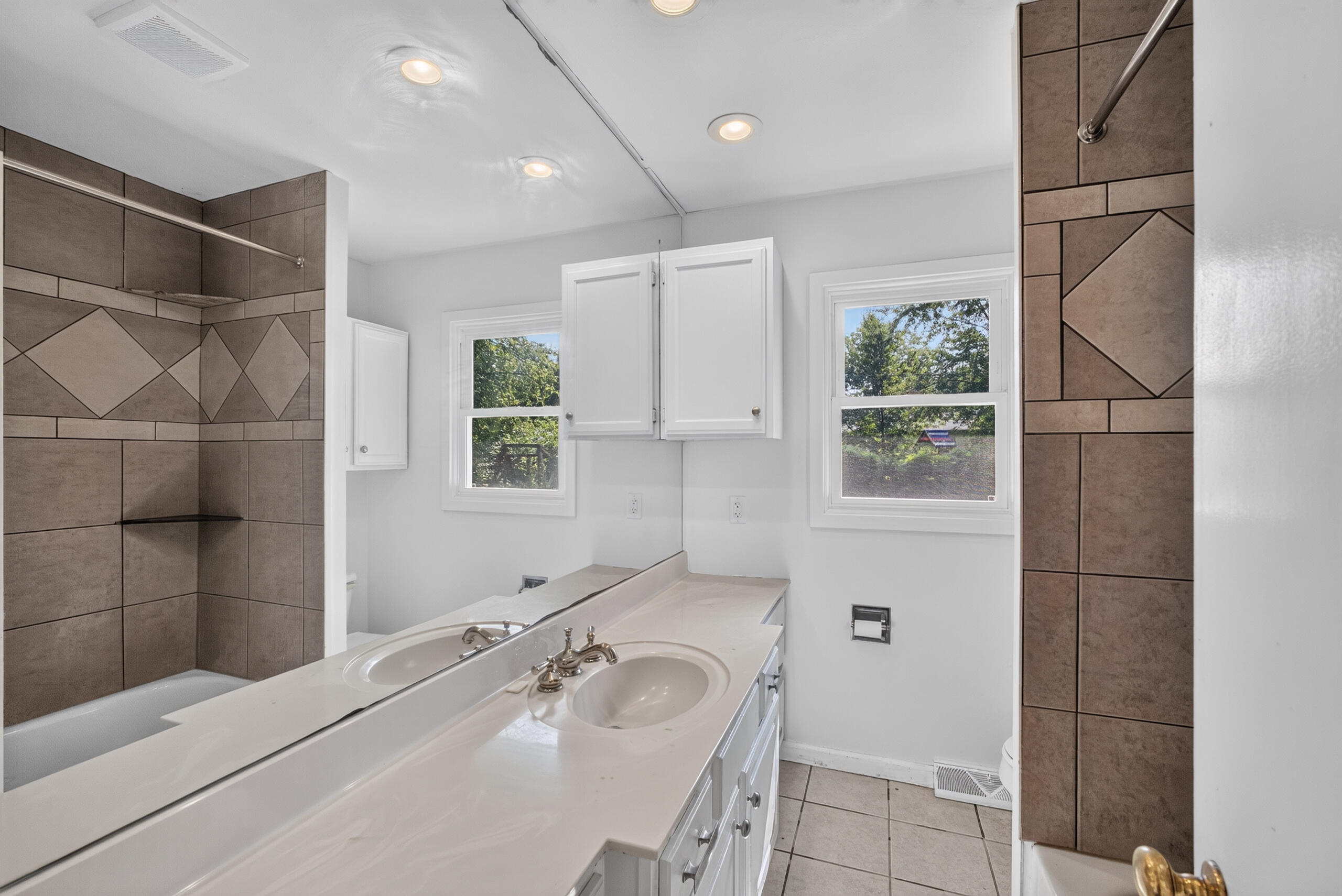 8 Dundee Dr Property Photo 11