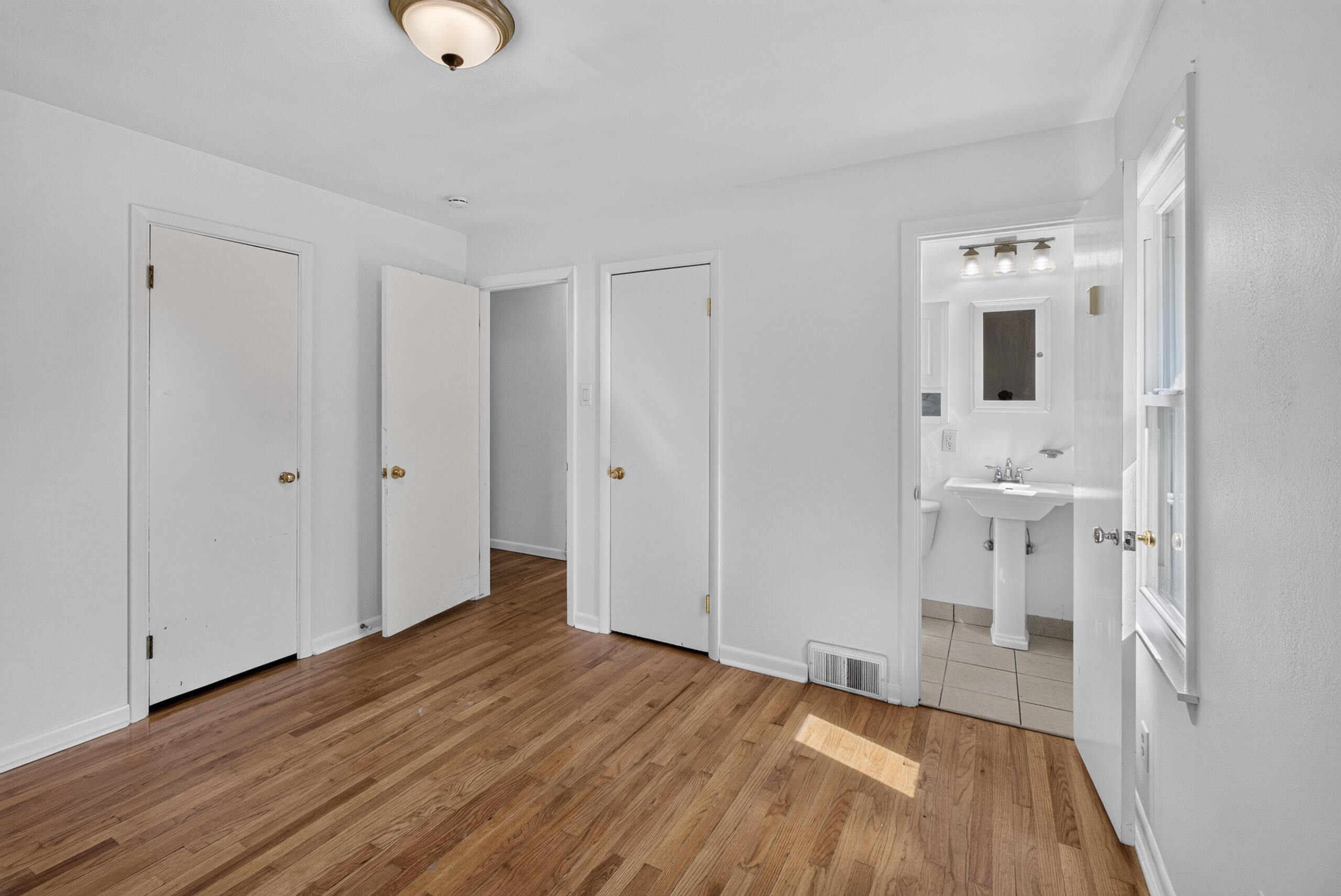 8 Dundee Dr Property Photo 14