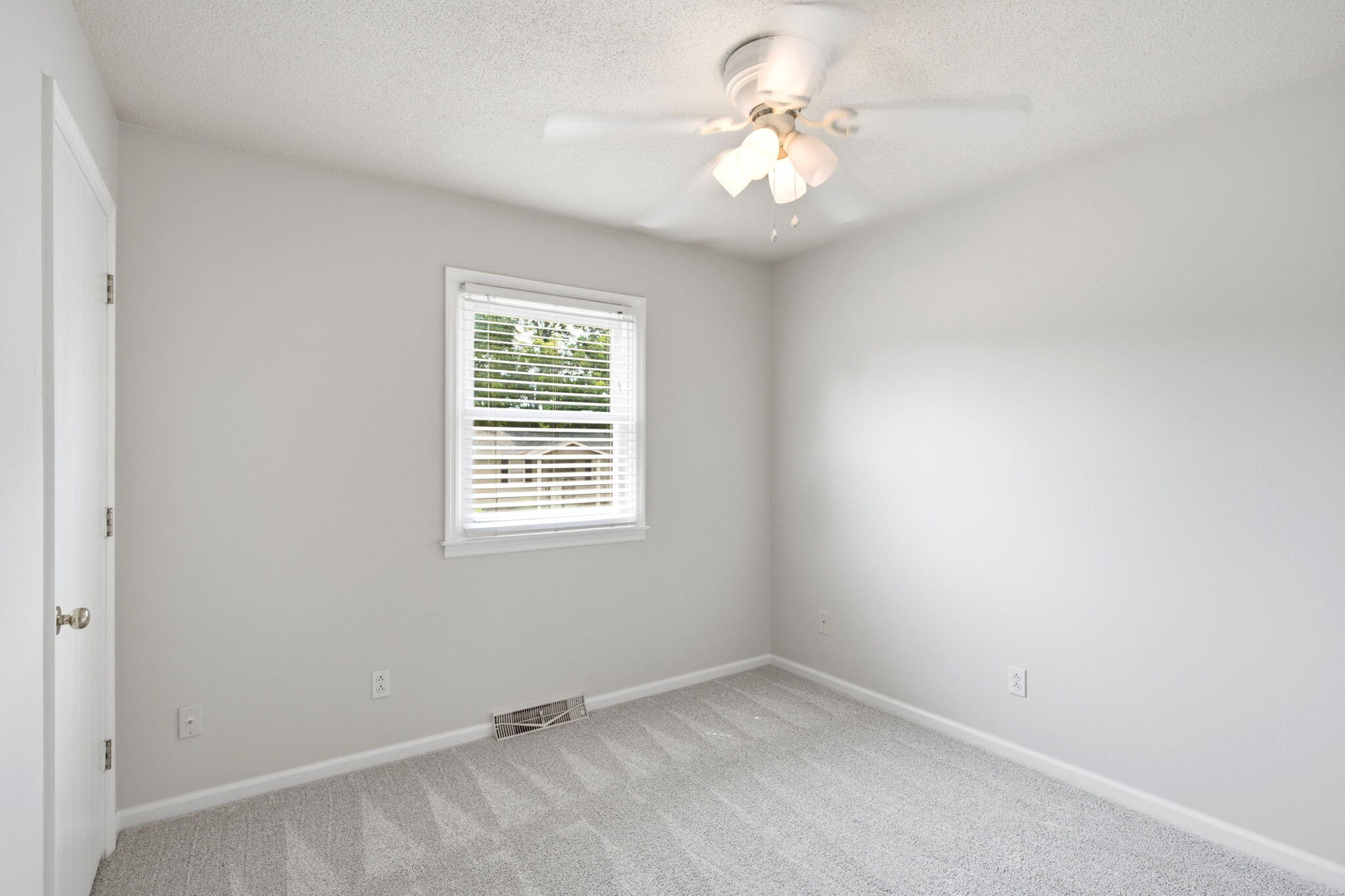 1751 Crockett Dr Property Photo 14