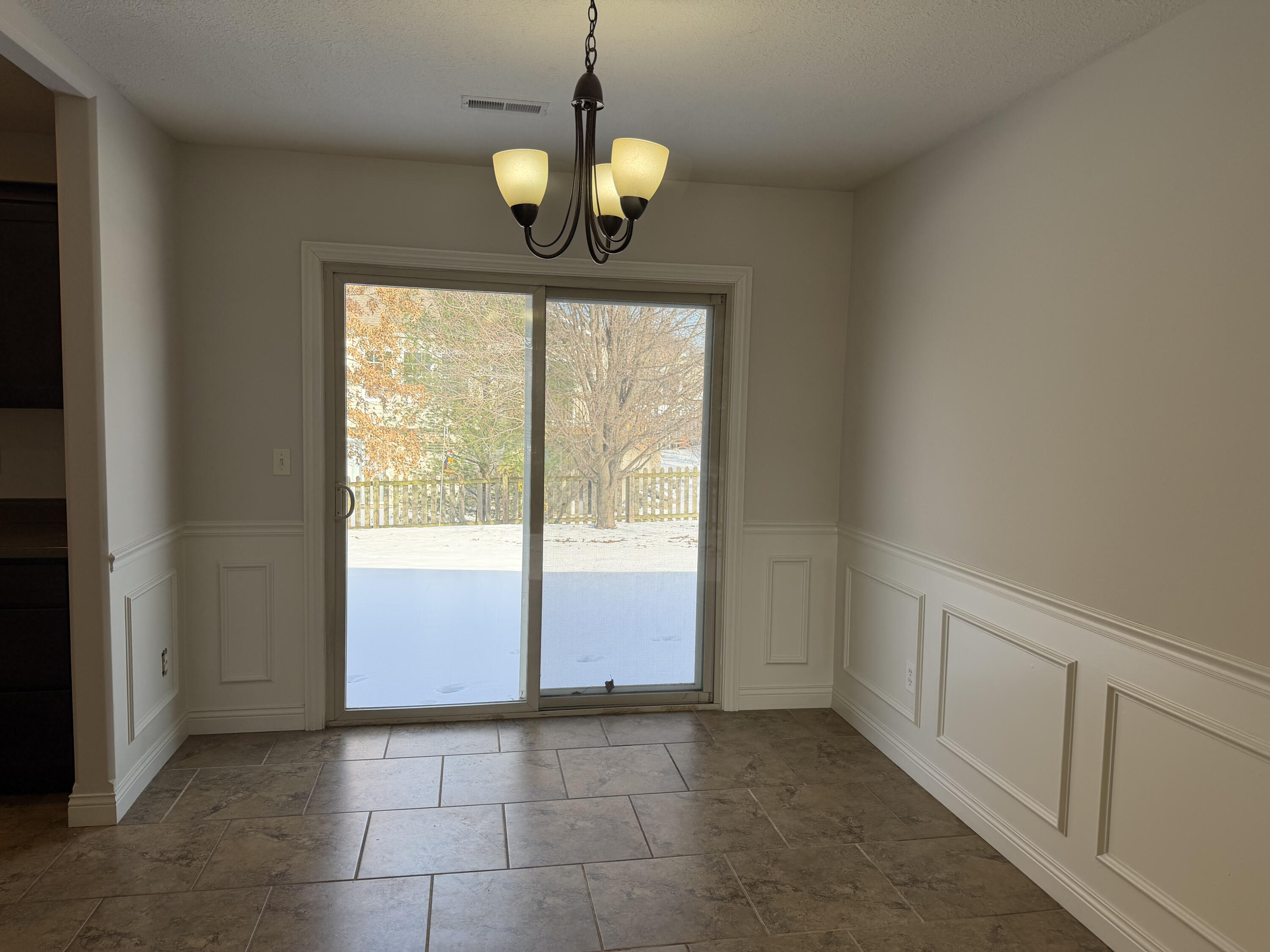 2007 Cecil St Property Photo 8