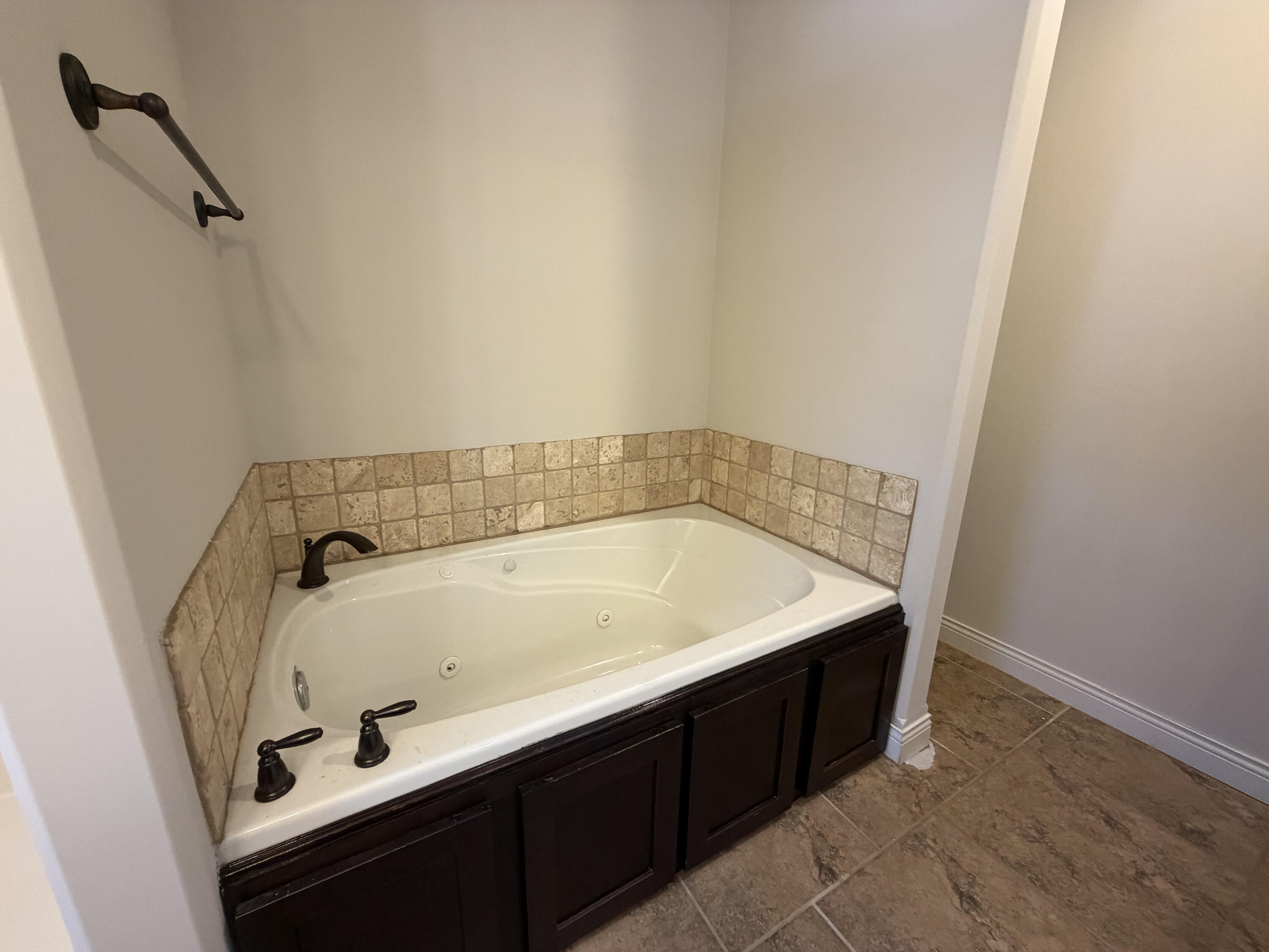 2007 Cecil St Property Photo 17