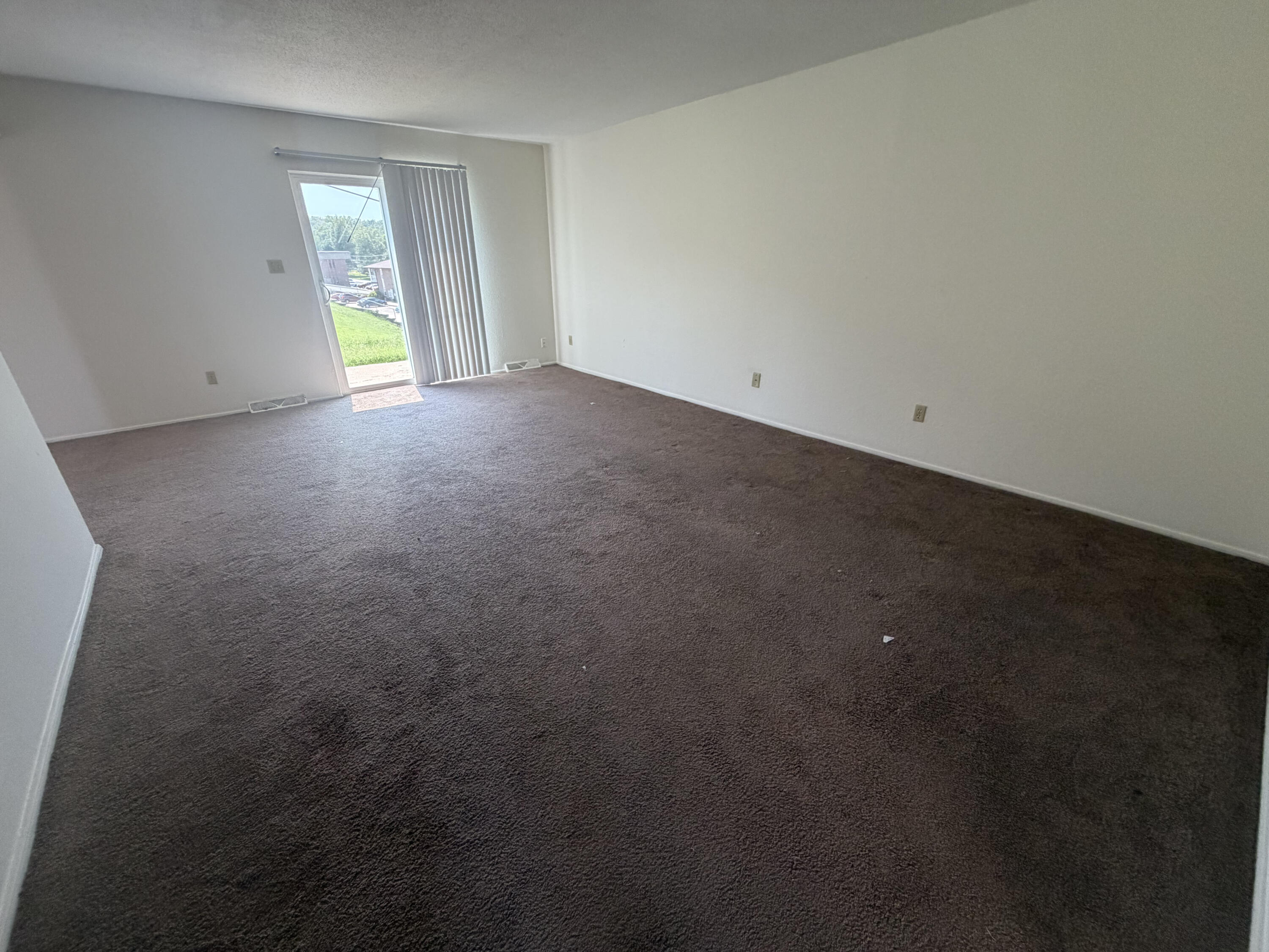 903 Southwest Blvd Apt-h Property Photo 3