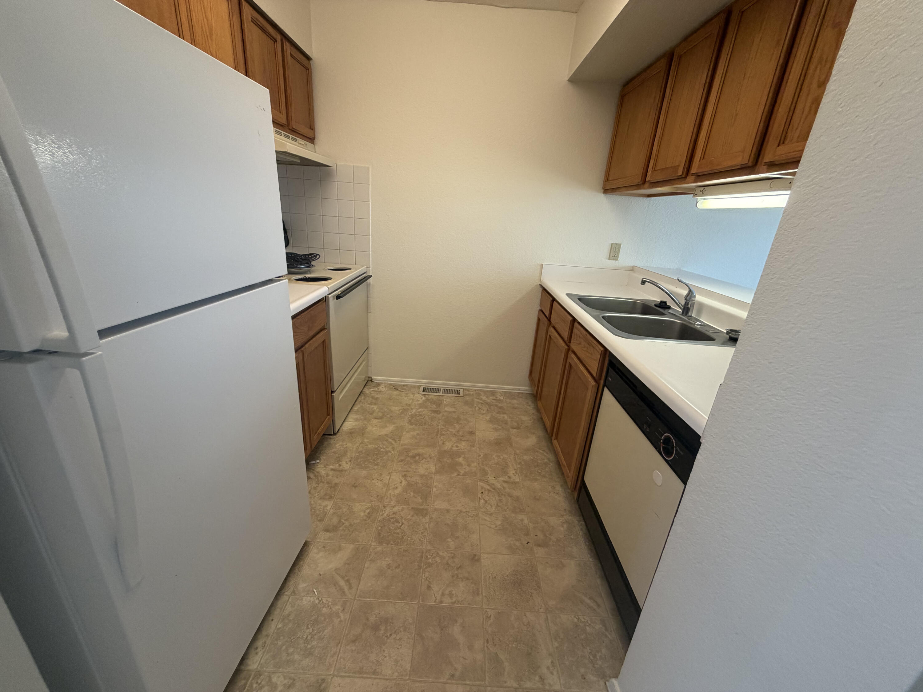 903 Southwest Blvd Apt-h Property Photo 10