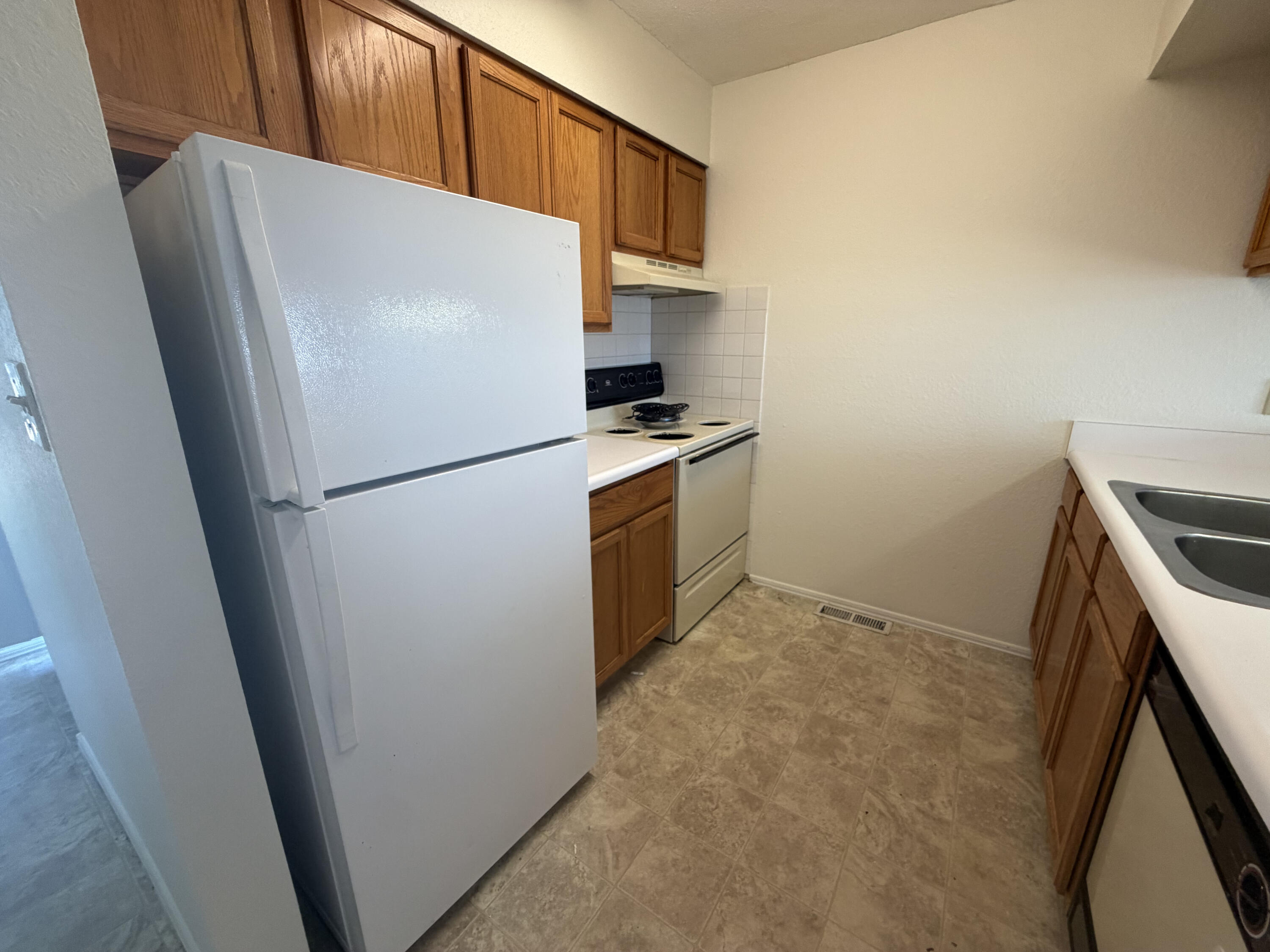 903 Southwest Blvd Apt-h Property Photo 12