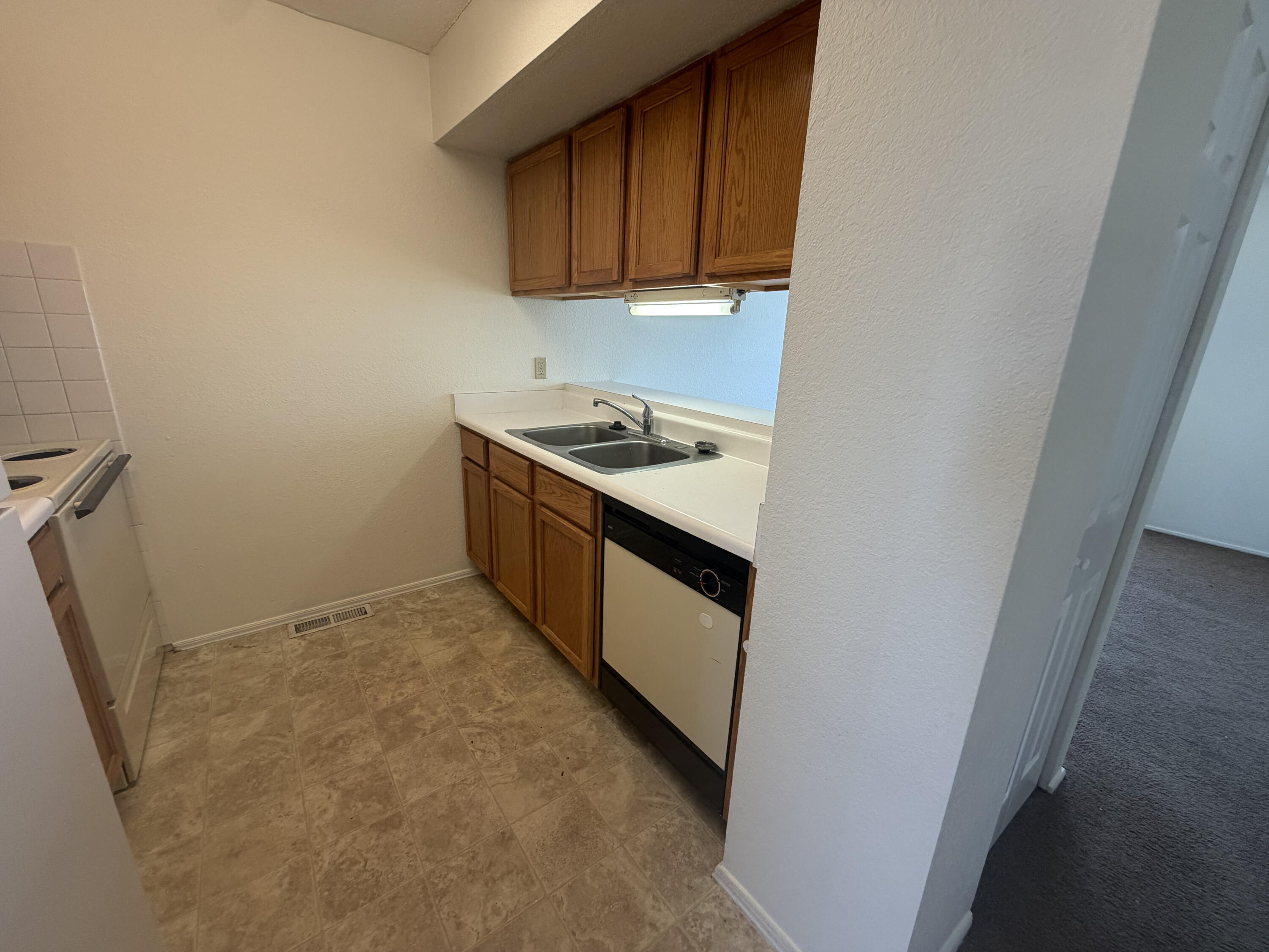 903 Southwest Blvd Apt-h Property Photo 19