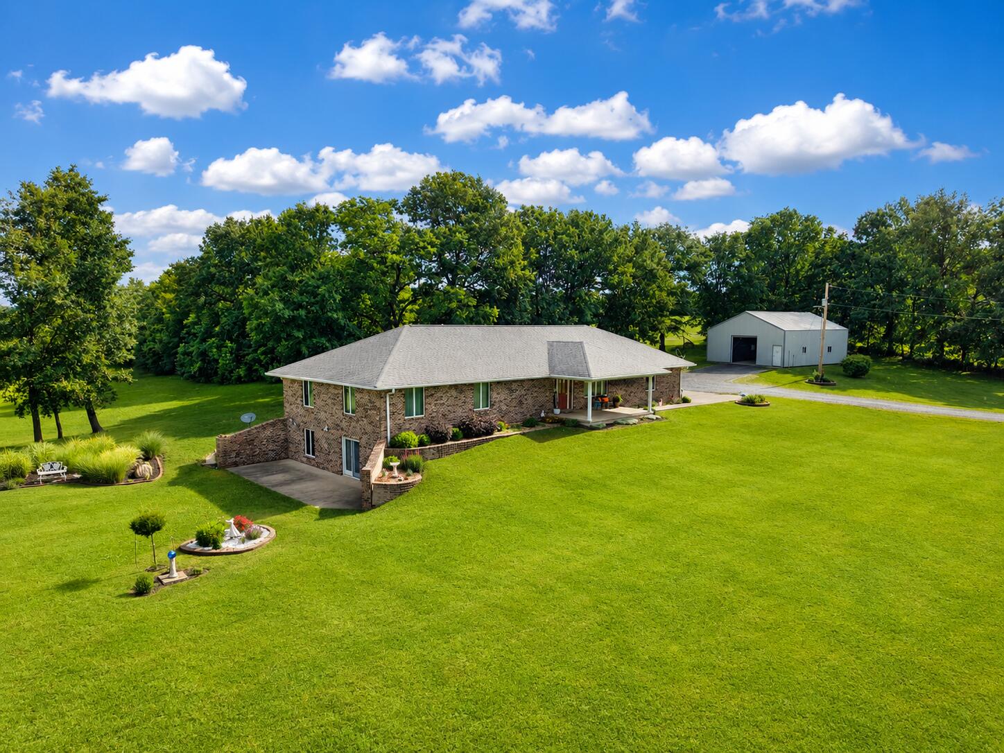 5499 Highway 24 Property Photo 1