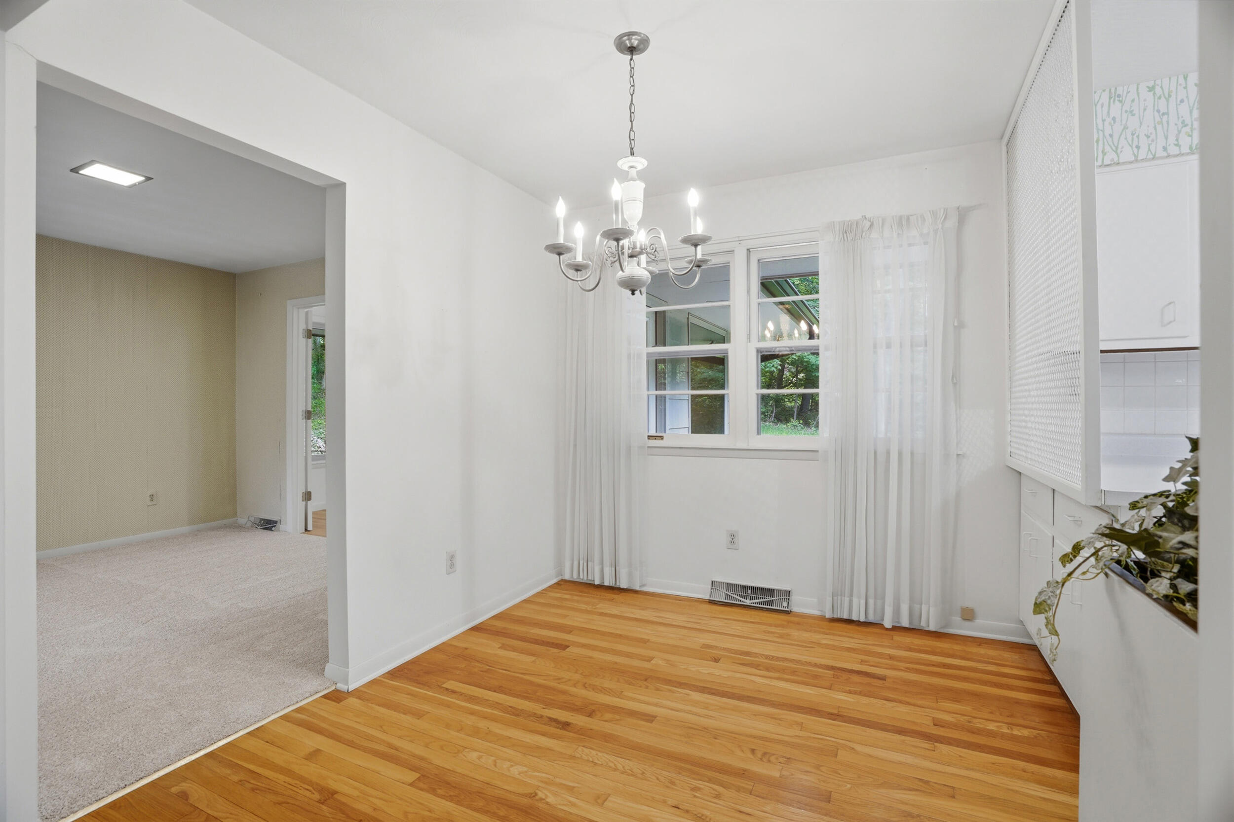 812 Valley Ct Property Photo 10