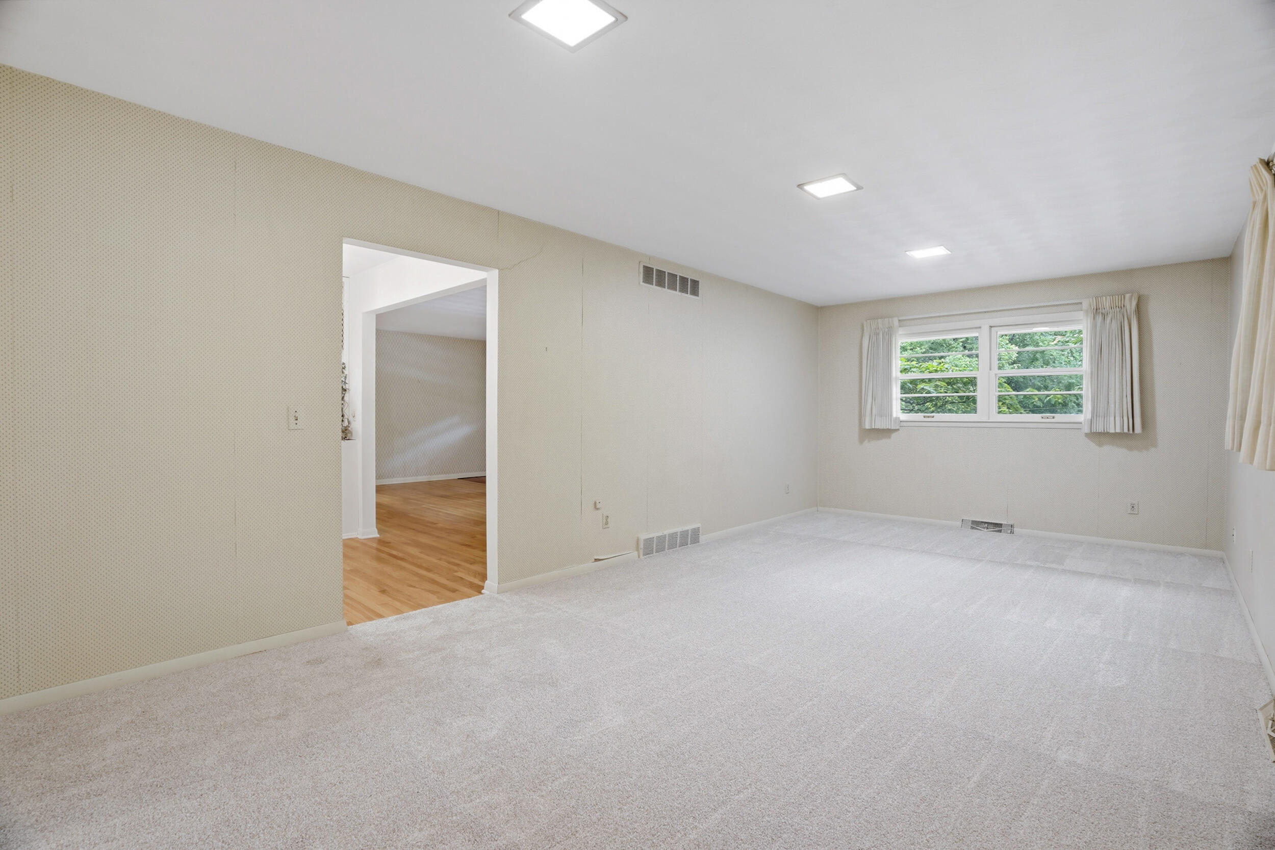 812 Valley Ct Property Photo 12