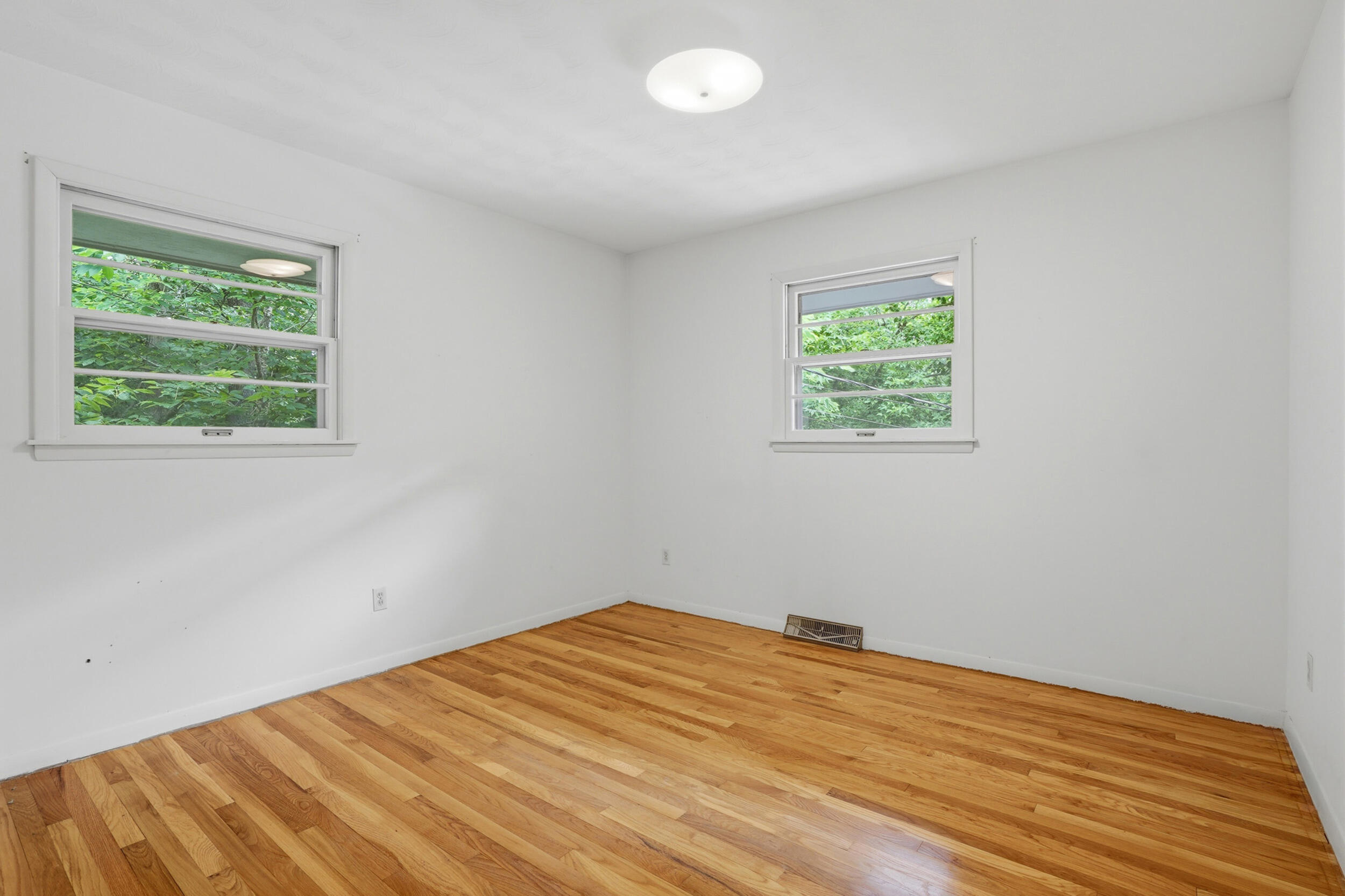 812 Valley Ct Property Photo 34